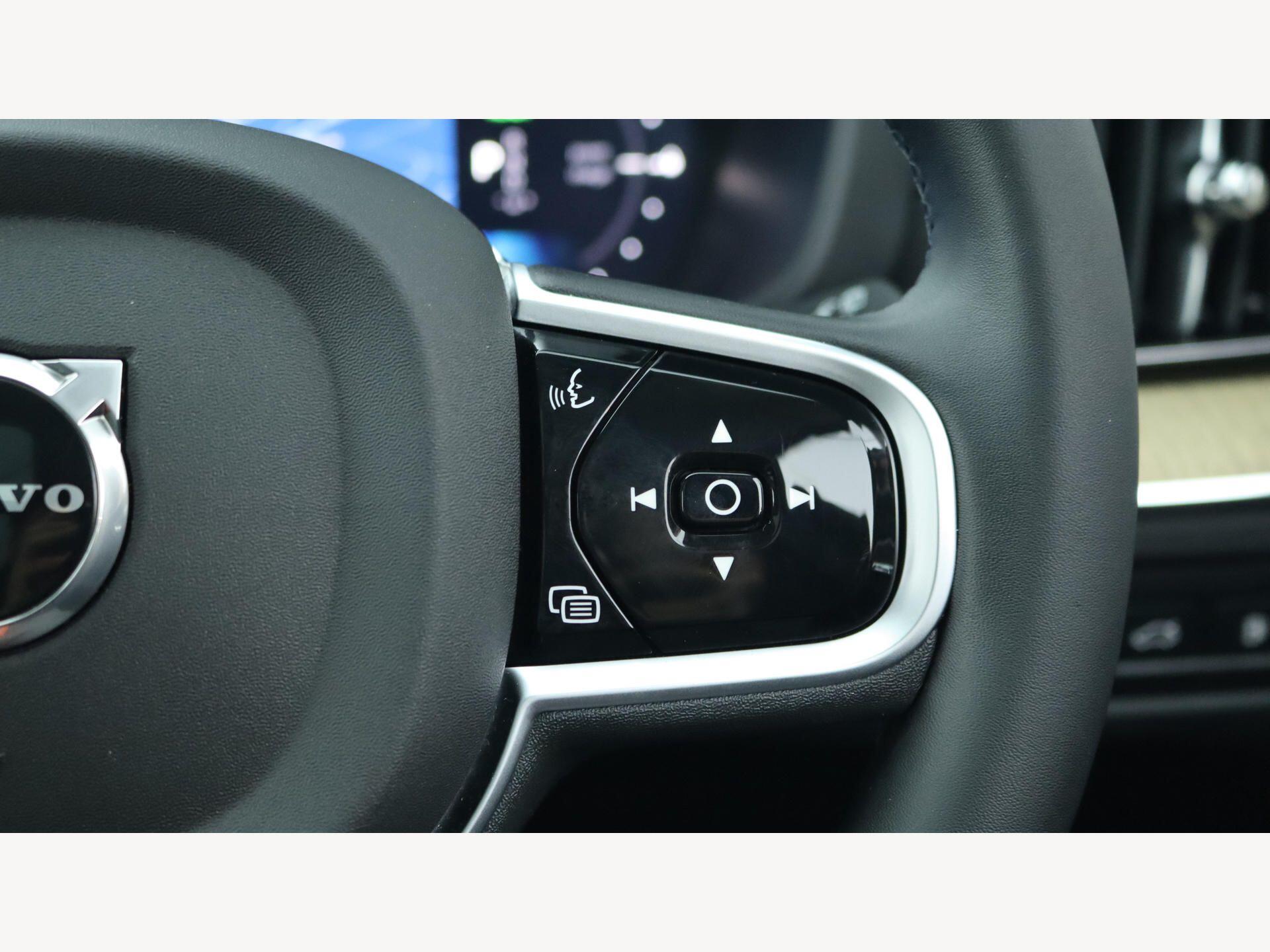 Volvo XC60 view 23