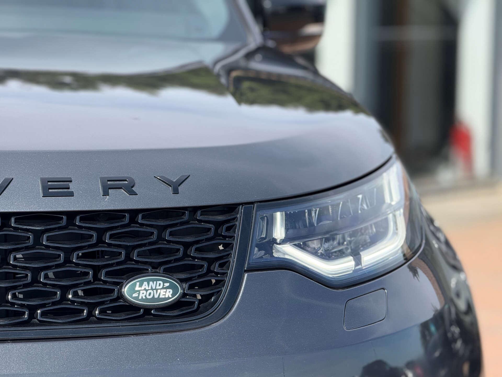 Land Rover Discovery view 16