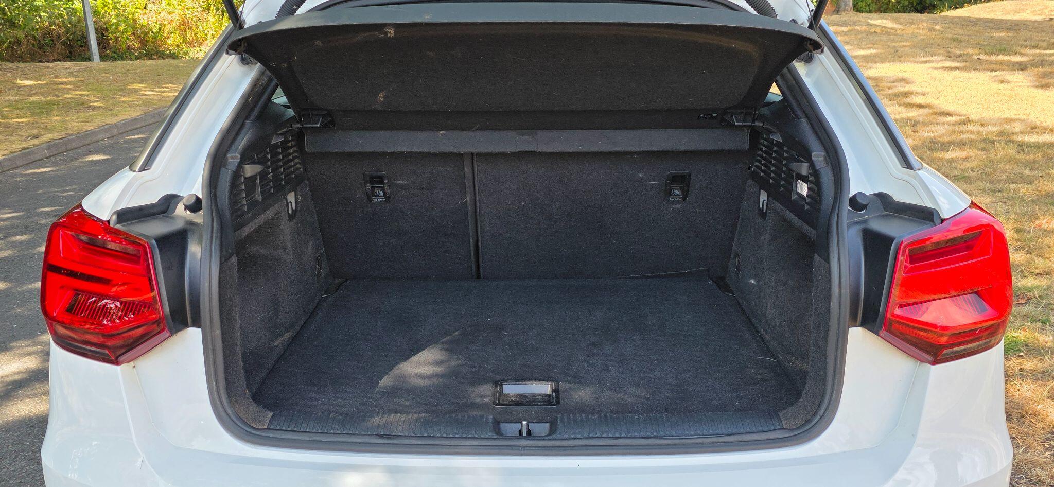 Audi Q2 view 52