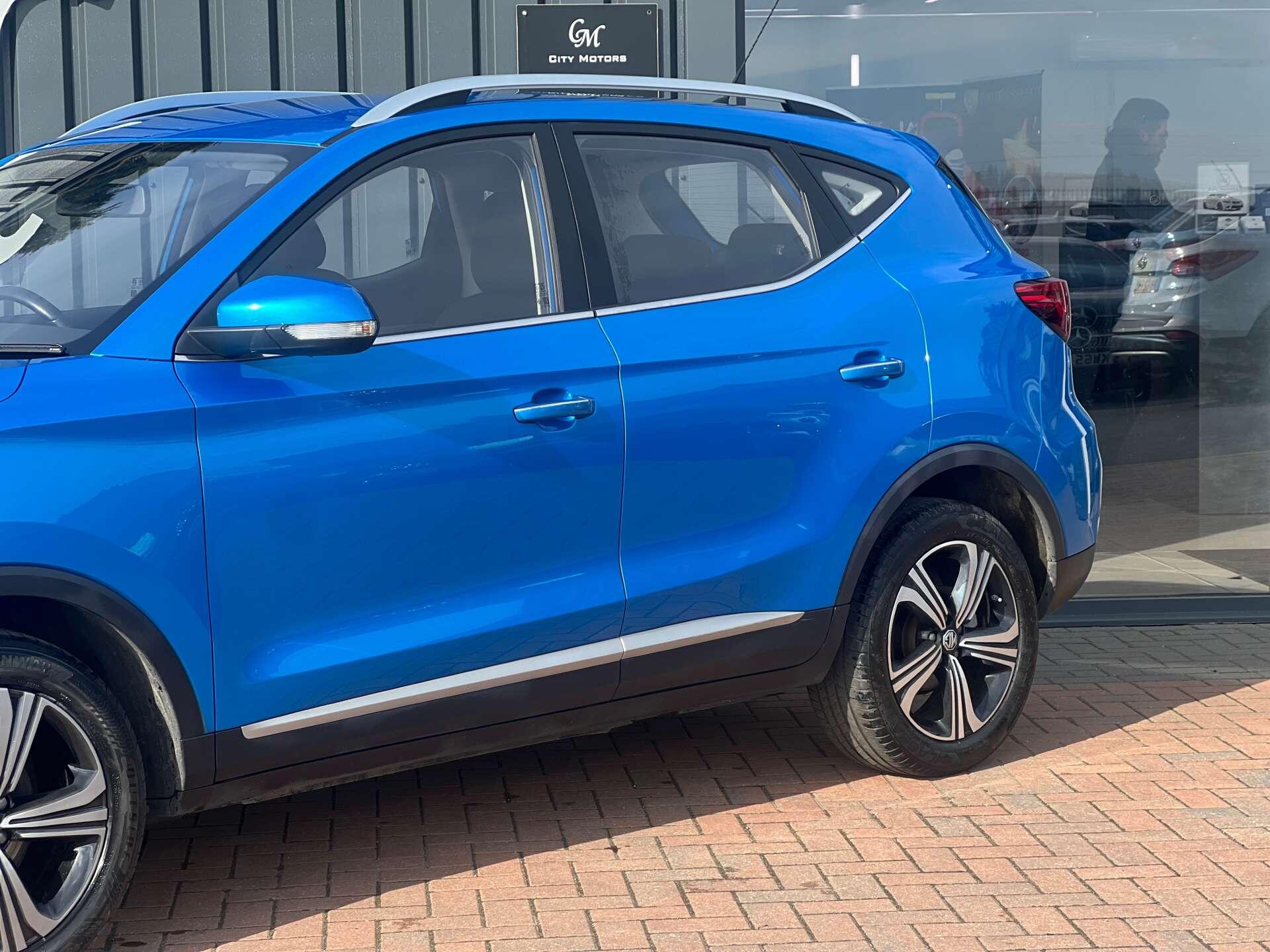 MG ZS view 3