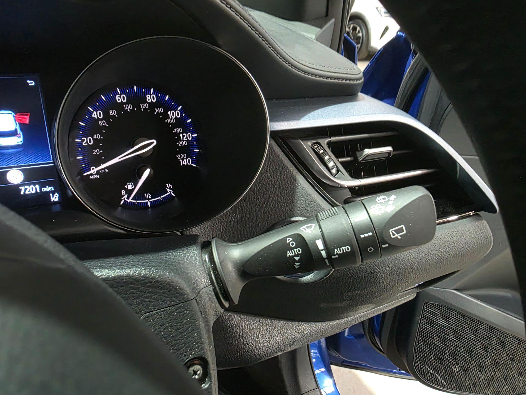 Toyota C-HR view 16