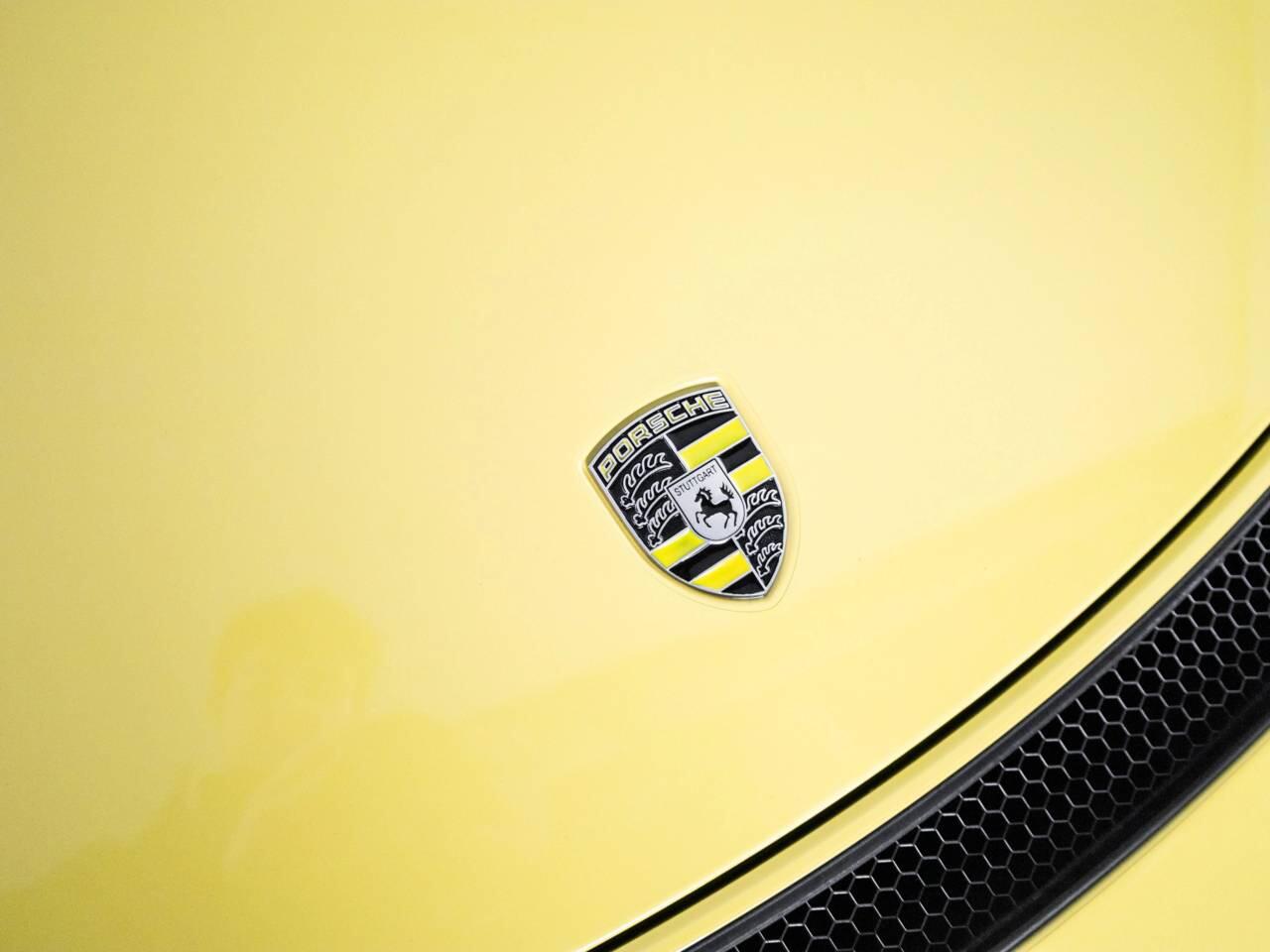 Porsche Cayman view 15