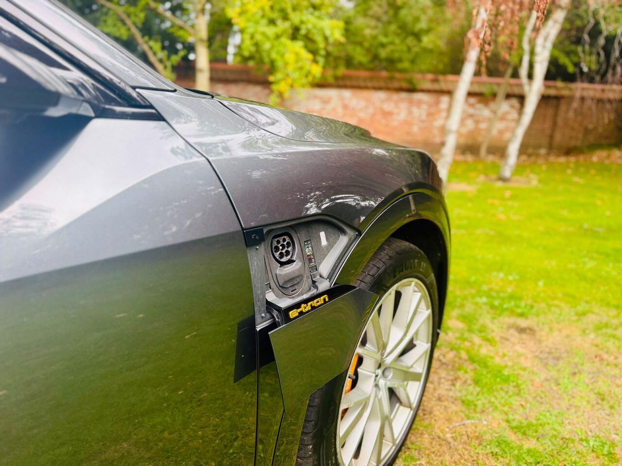 Audi E-Tron view 19