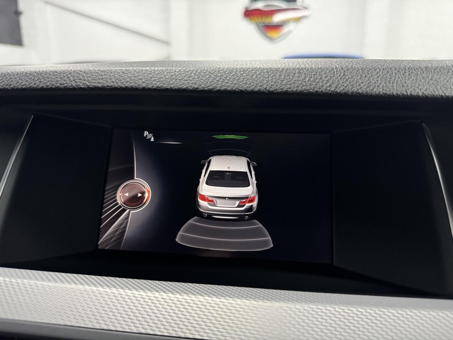 BMW 5 Series view 25