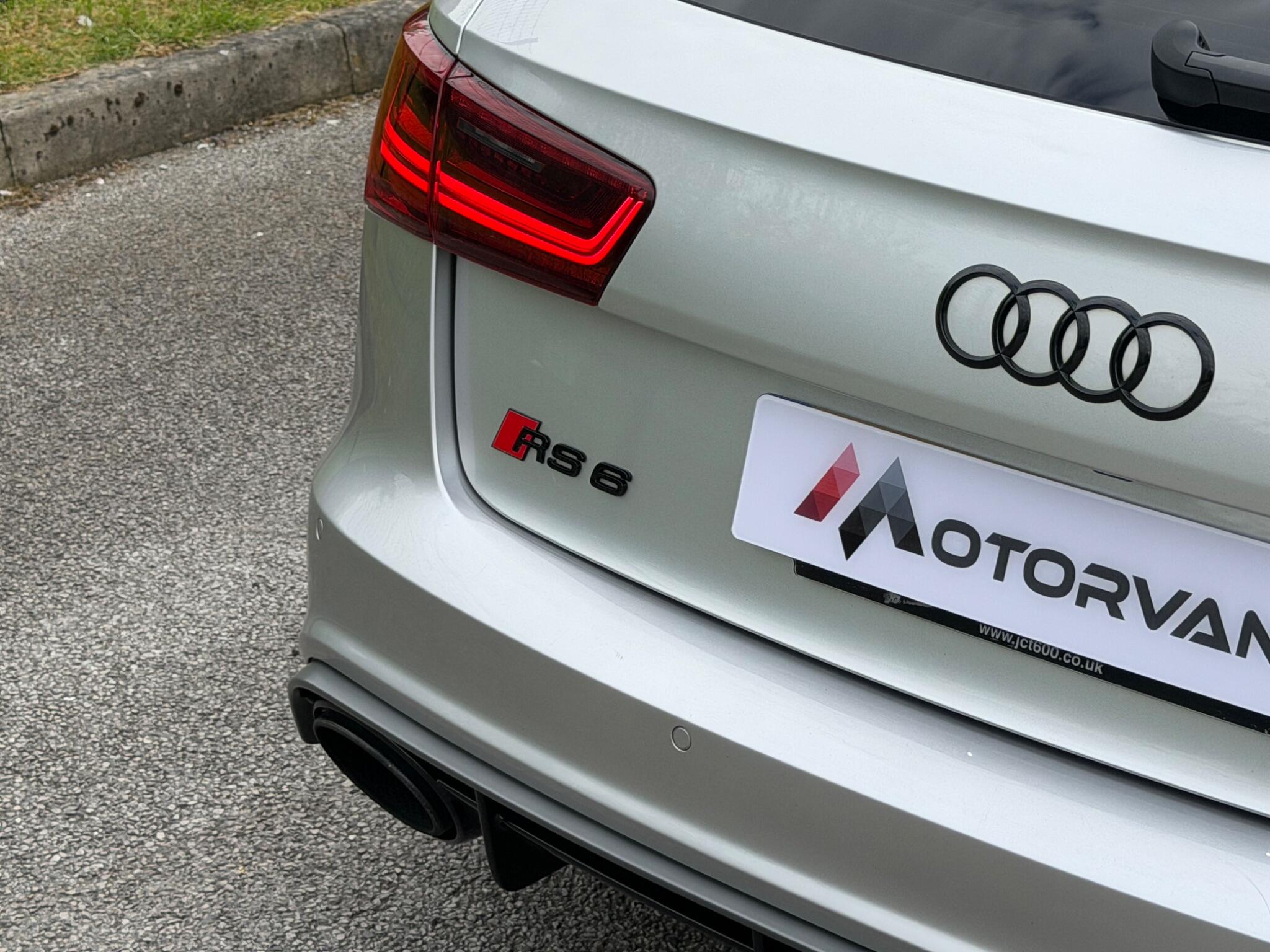 Audi RS6 view 56