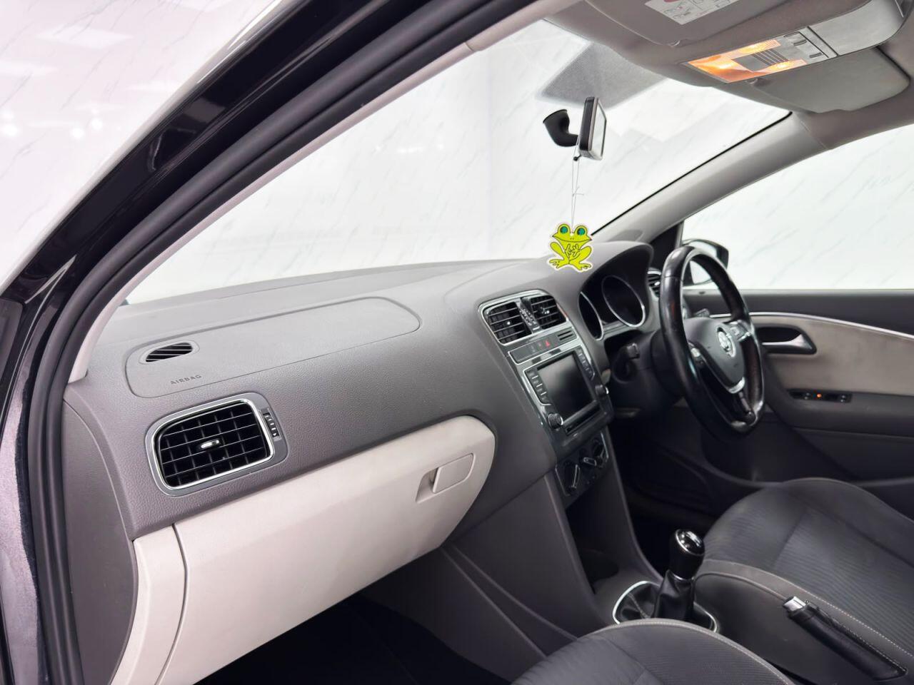 Volkswagen Polo view 14