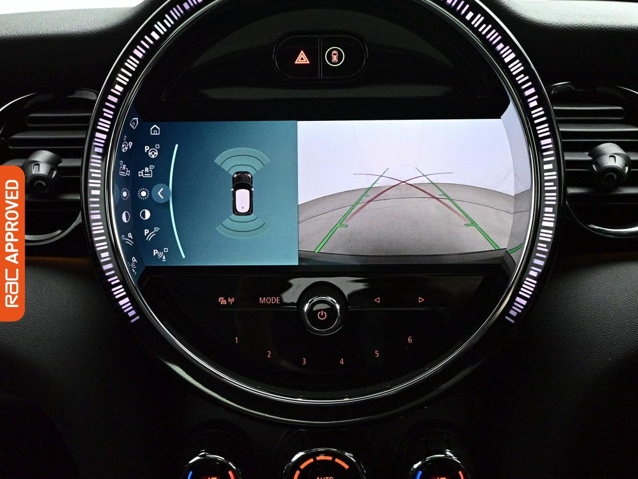 Mini Hatch view 18