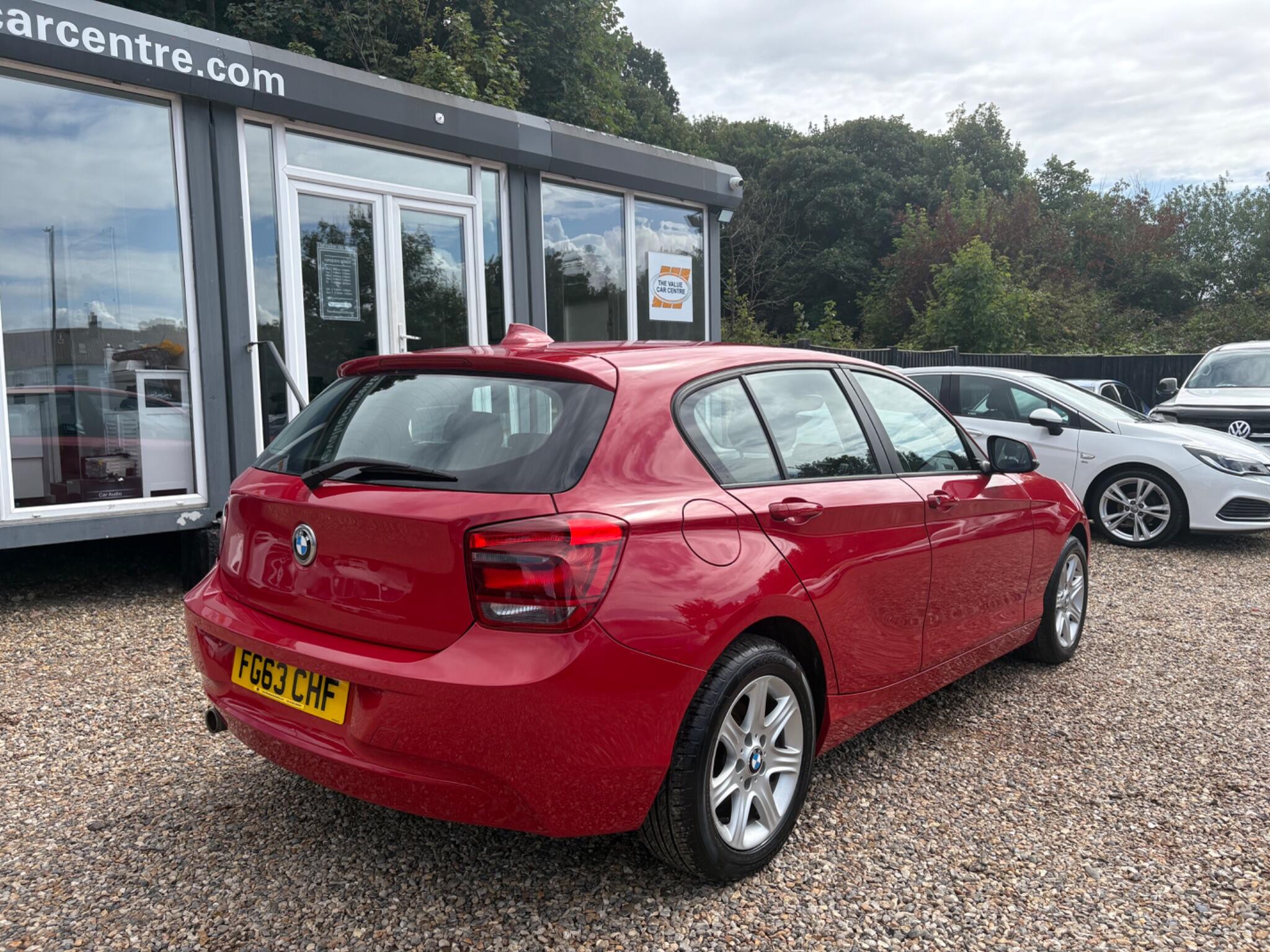 BMW 1 Series view 3