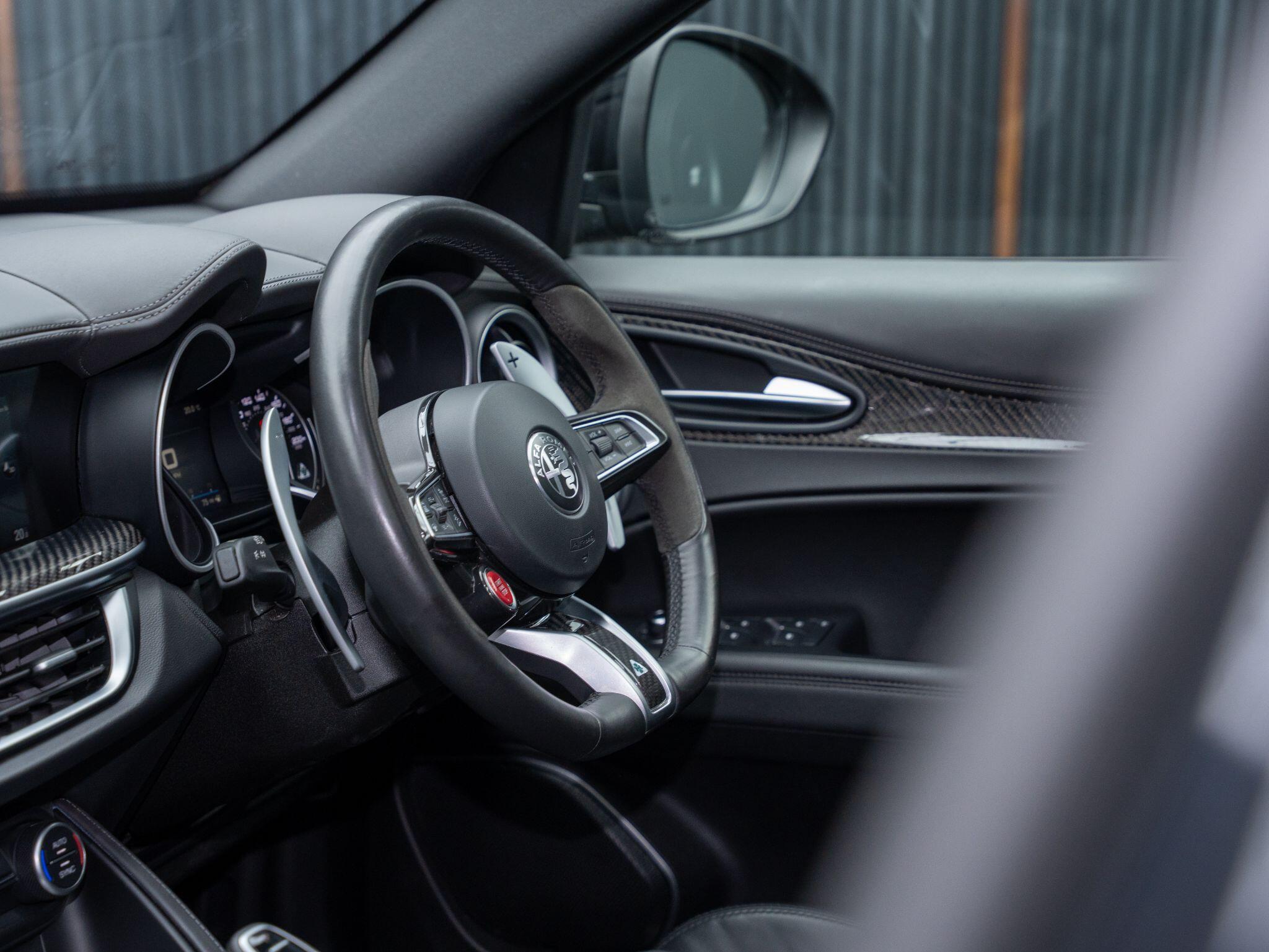 Alfa Romeo Stelvio view 42