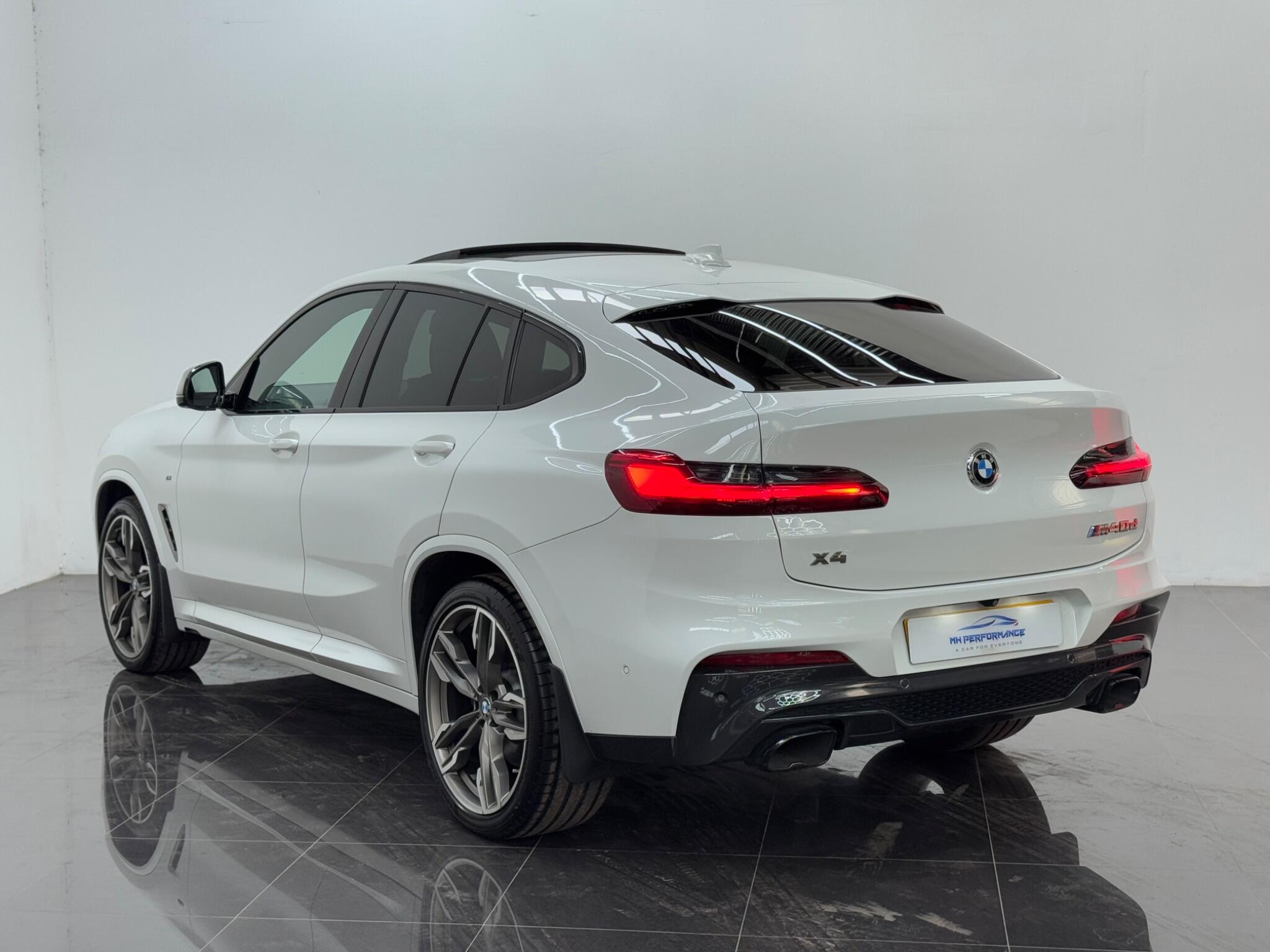 BMW X4 view 40