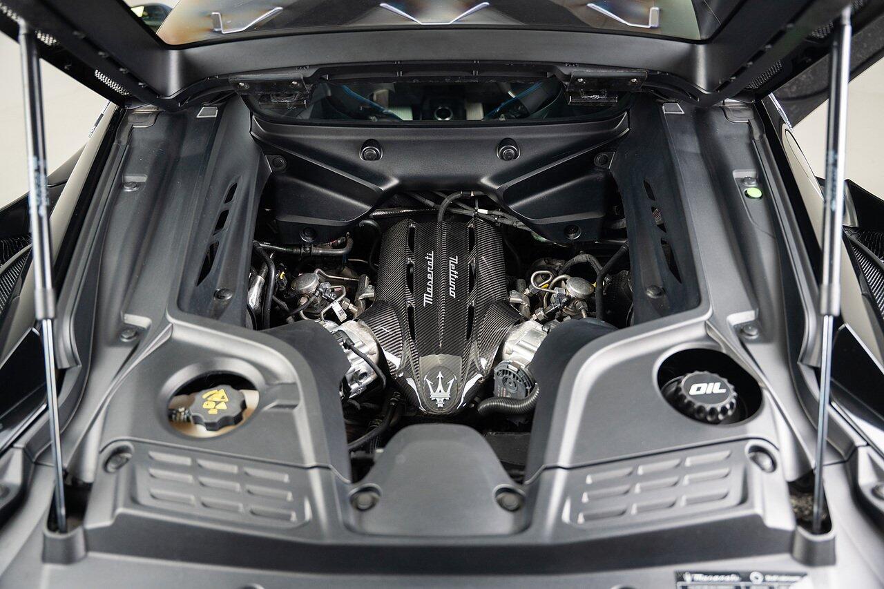 Maserati MC20 view 31