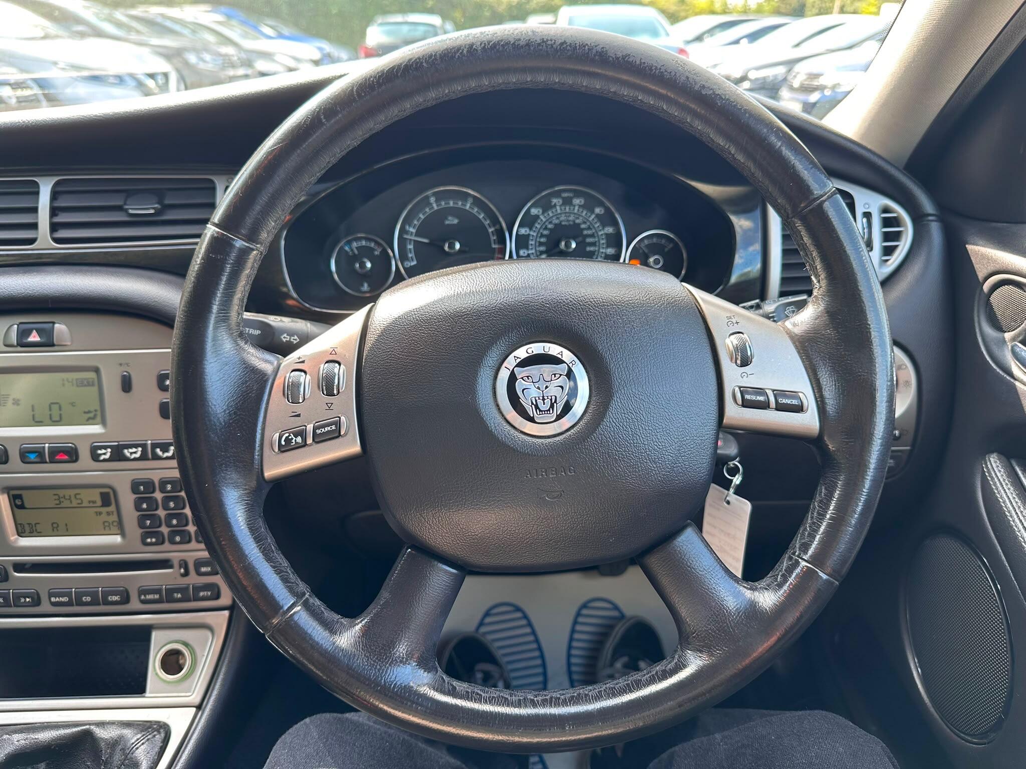 Jaguar X-Type view 28