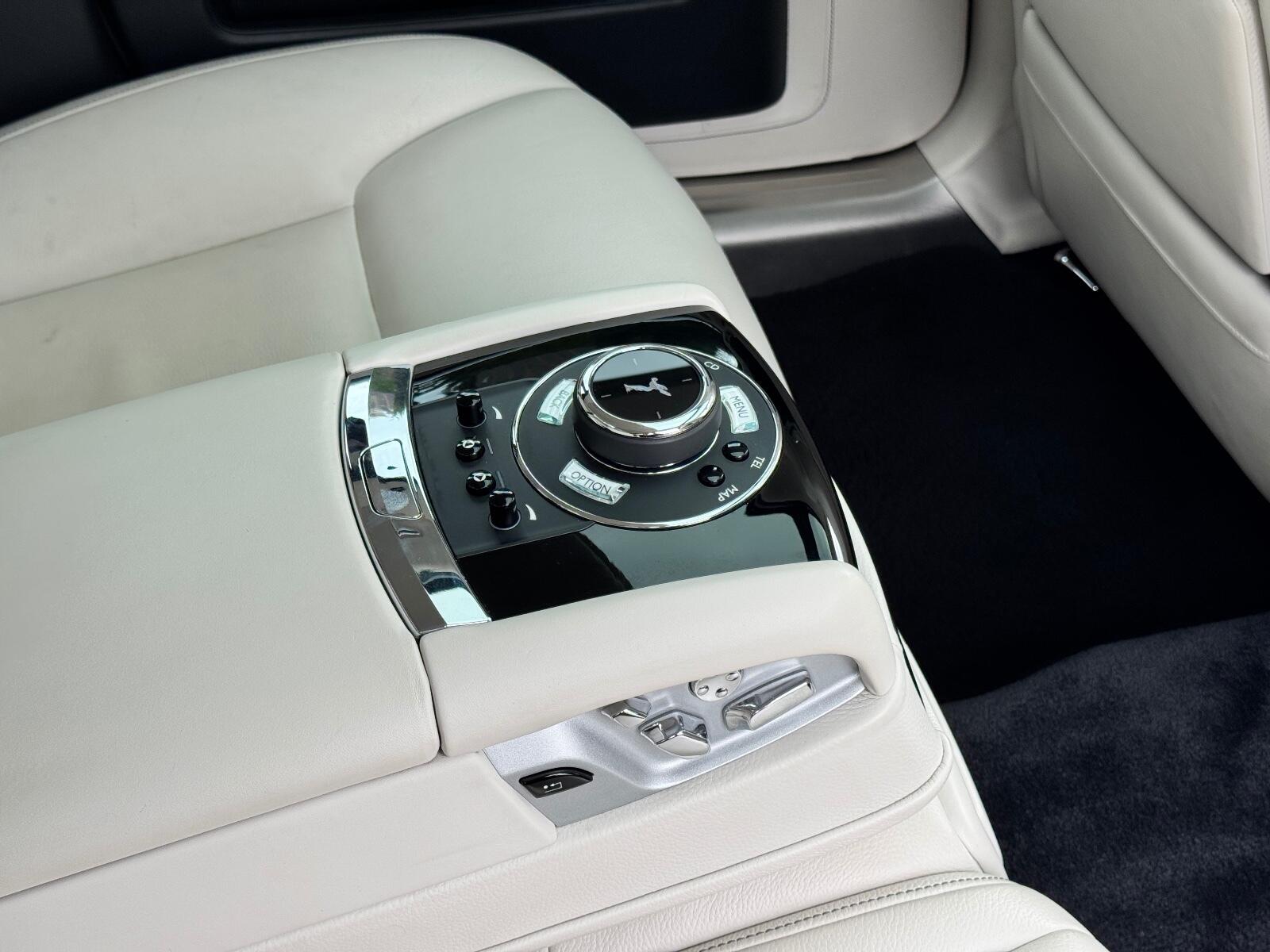 Rolls-Royce Ghost view 21