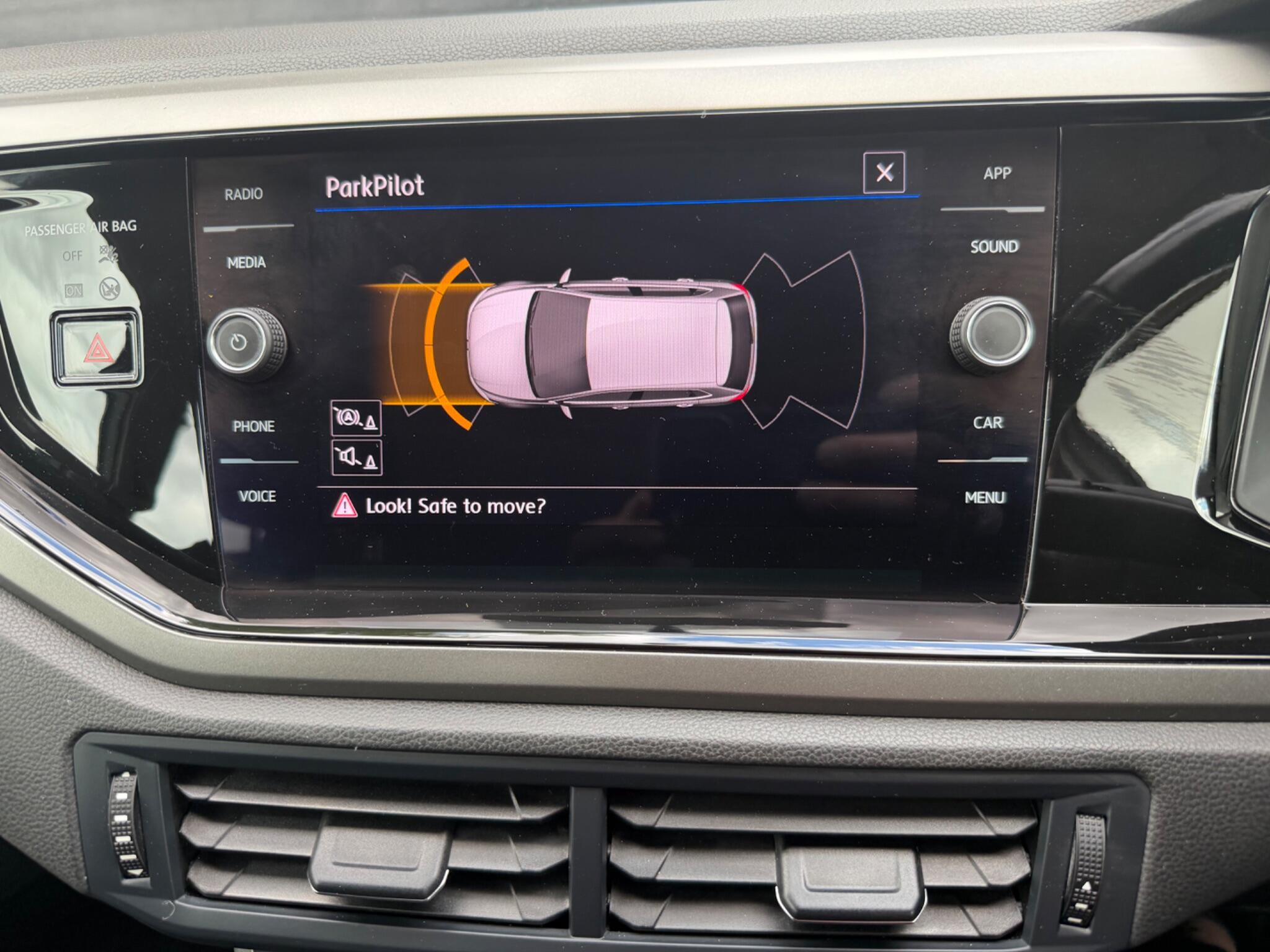 Volkswagen Polo view 8