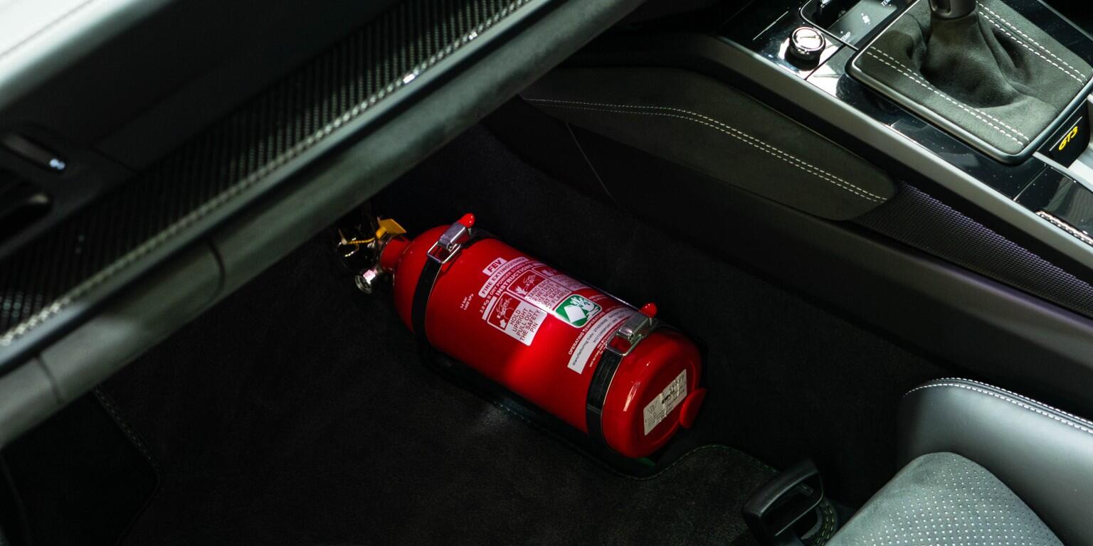 Porsche 911 view 30