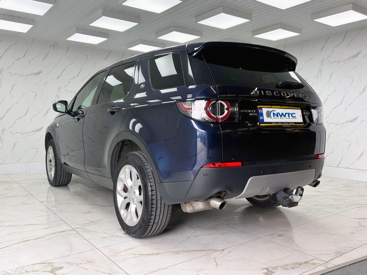 Land Rover Discovery Sport view 9