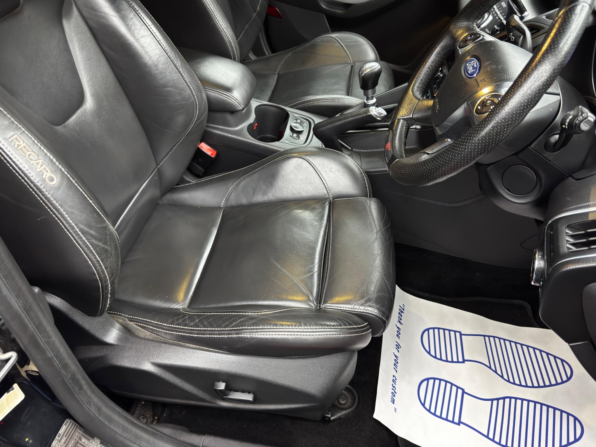 Ford Focus view 13