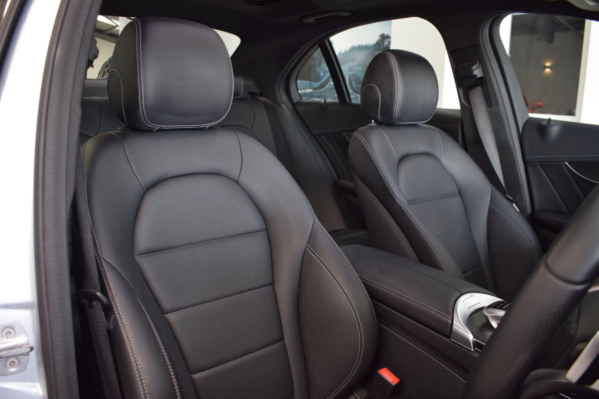 Mercedes-Benz C-Class view 8