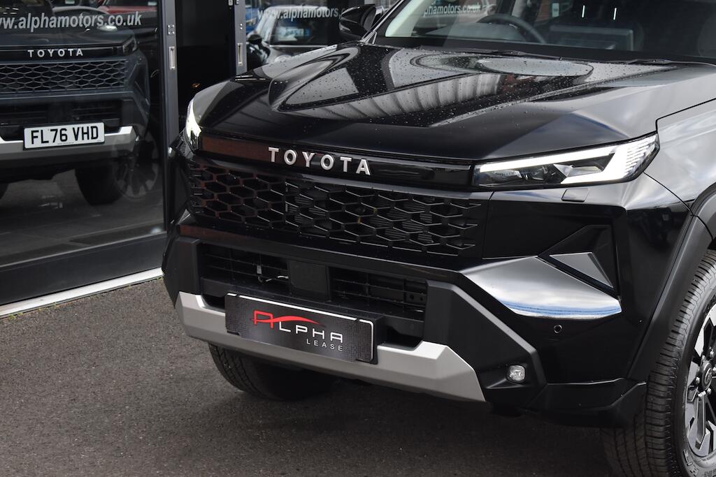 Toyota Hilux view 20