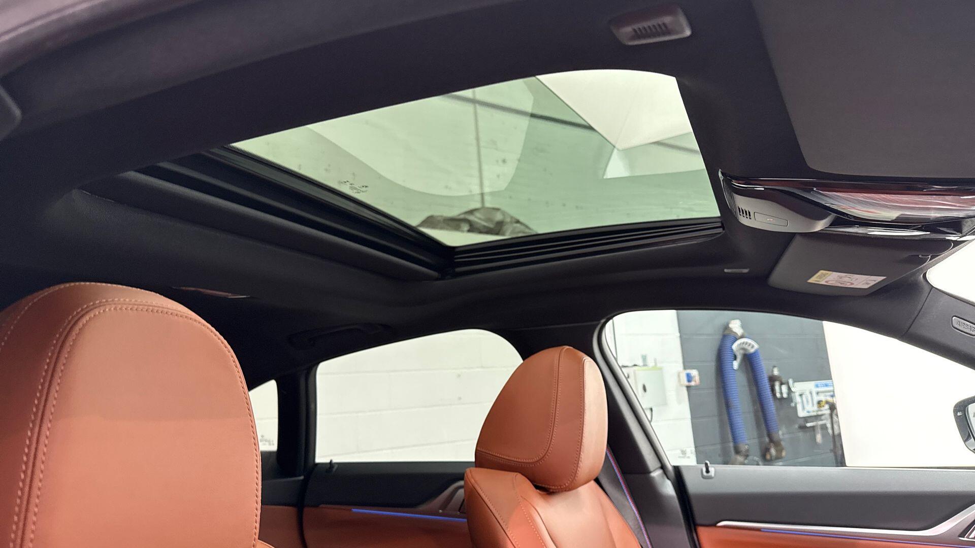 BMW I4 view 21