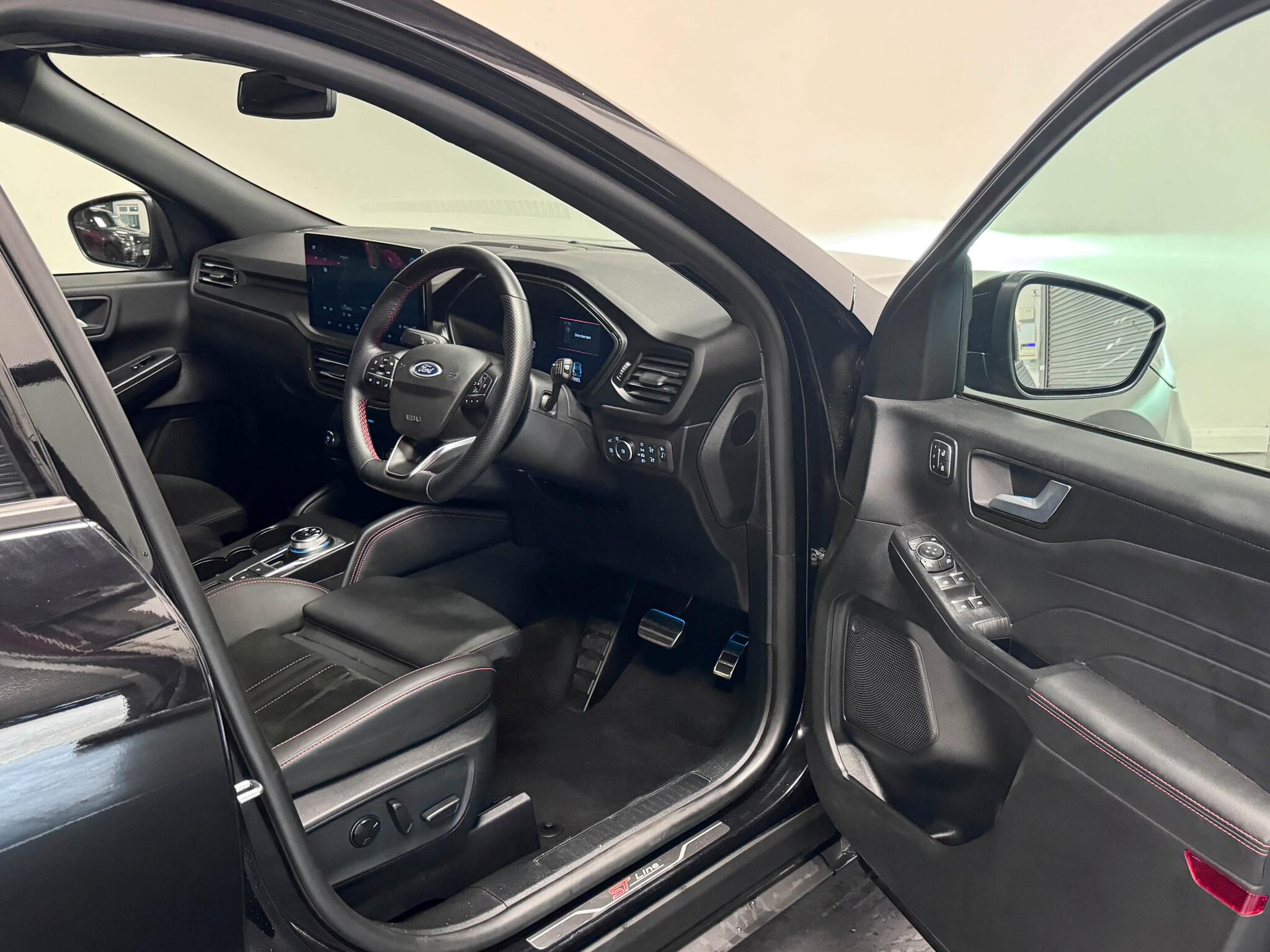 Ford Kuga view 31