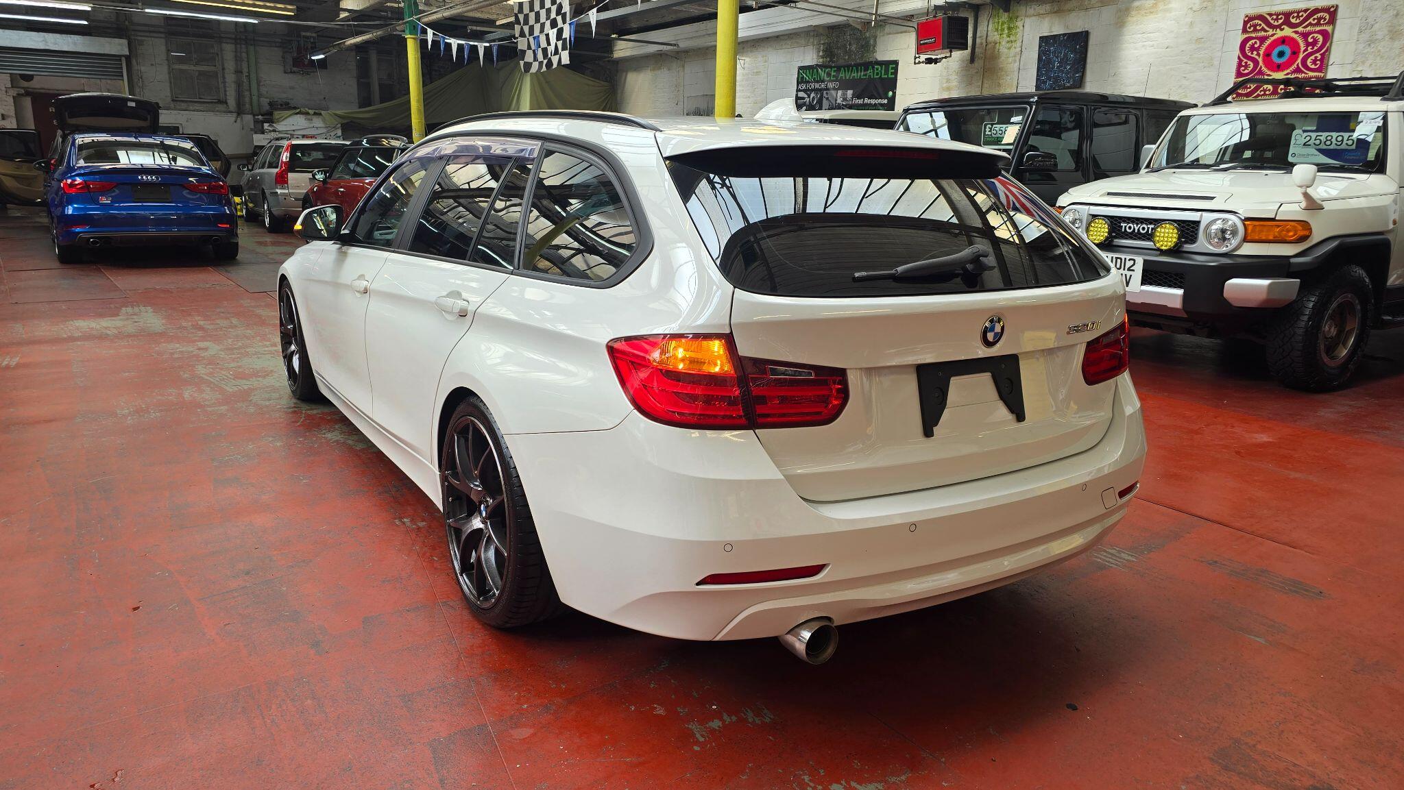 BMW 3 Series view 31