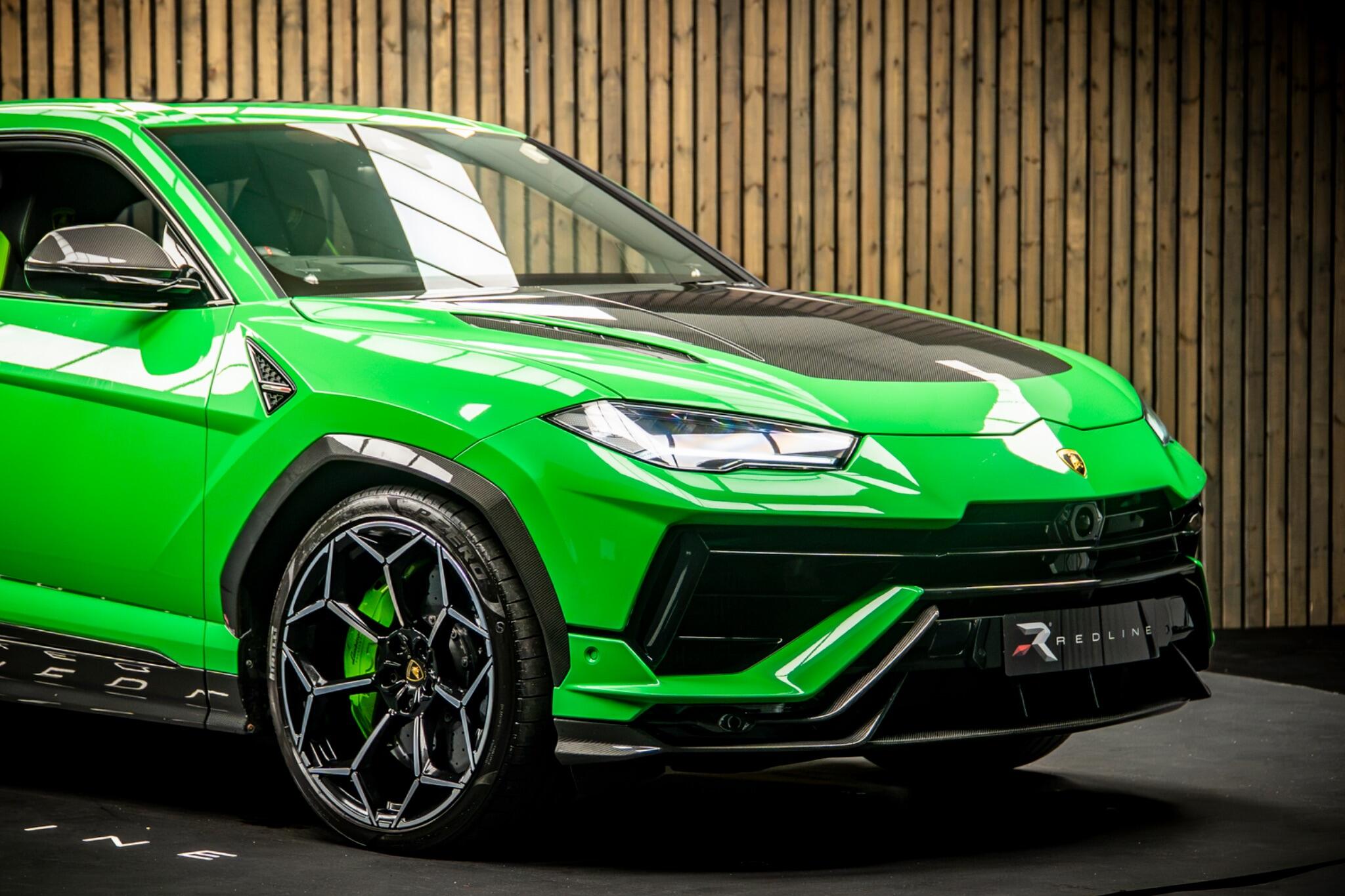 Lamborghini Urus view 10