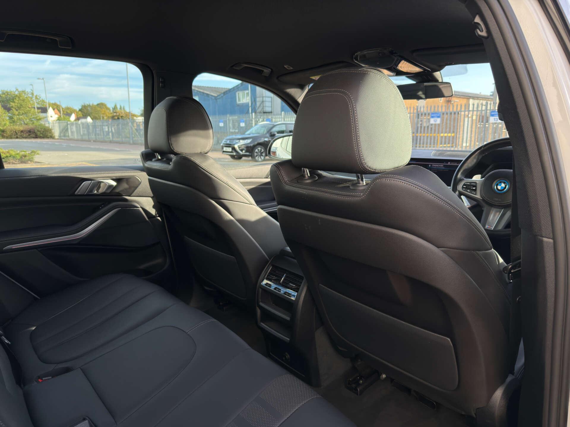 BMW X5 view 26