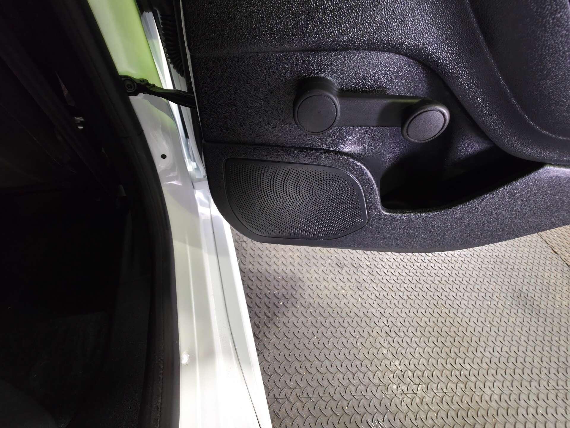 Ford Fiesta view 46