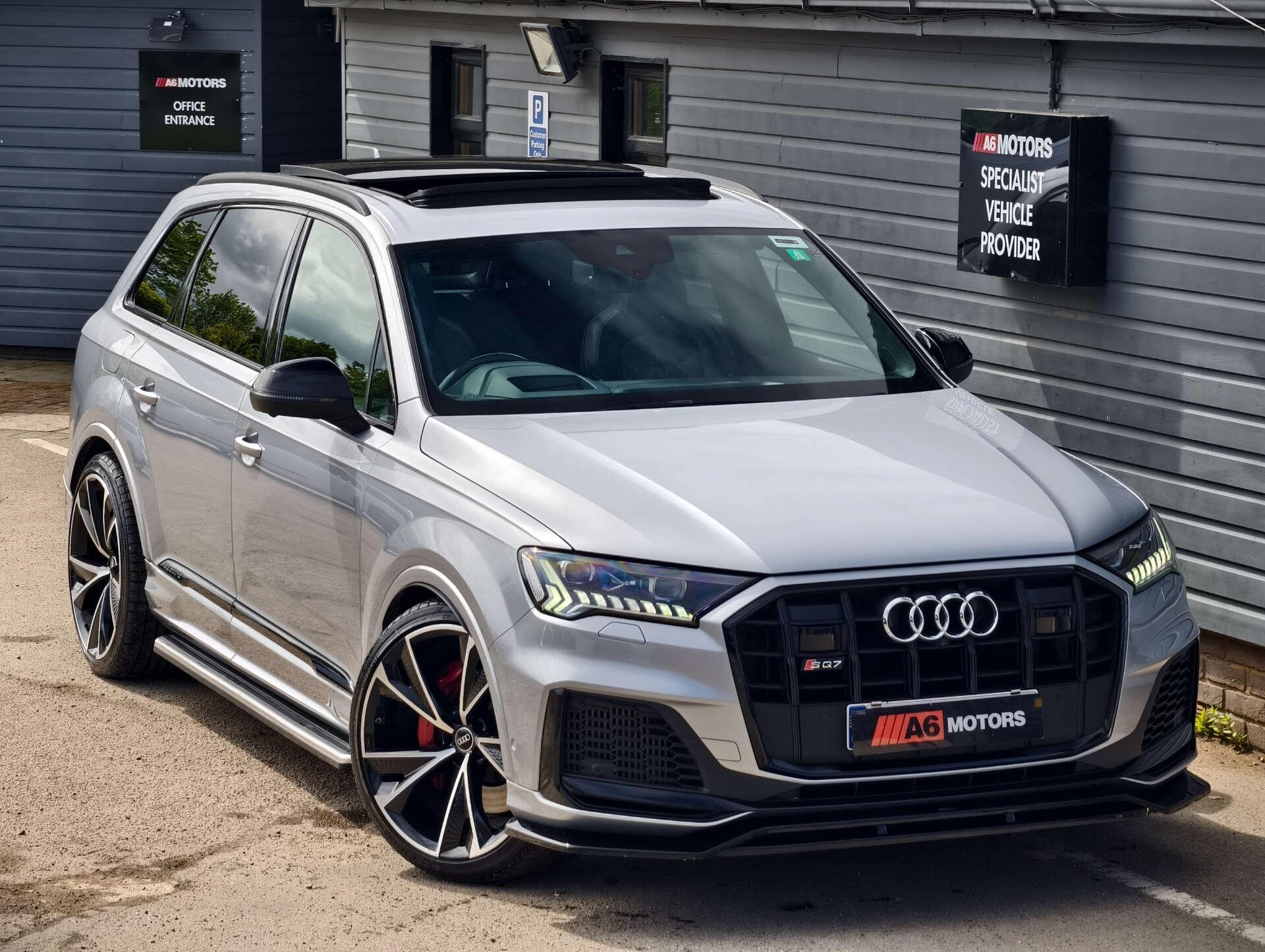 Audi SQ7 view 9