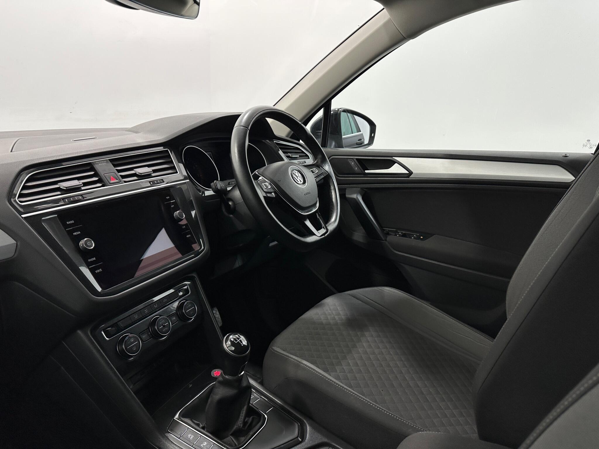 Volkswagen Tiguan view 31