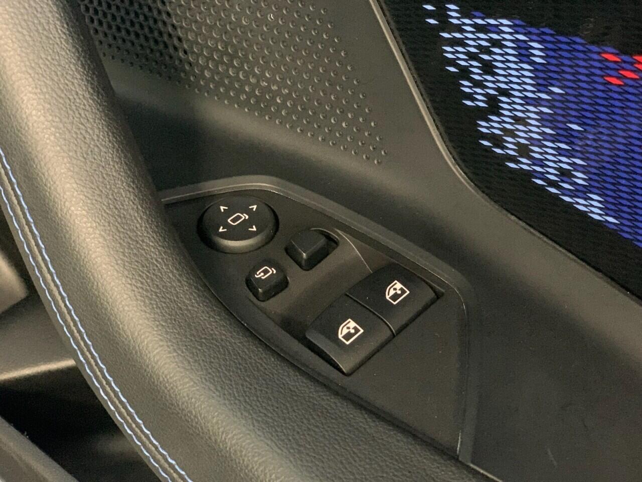 BMW 2 Series view 31