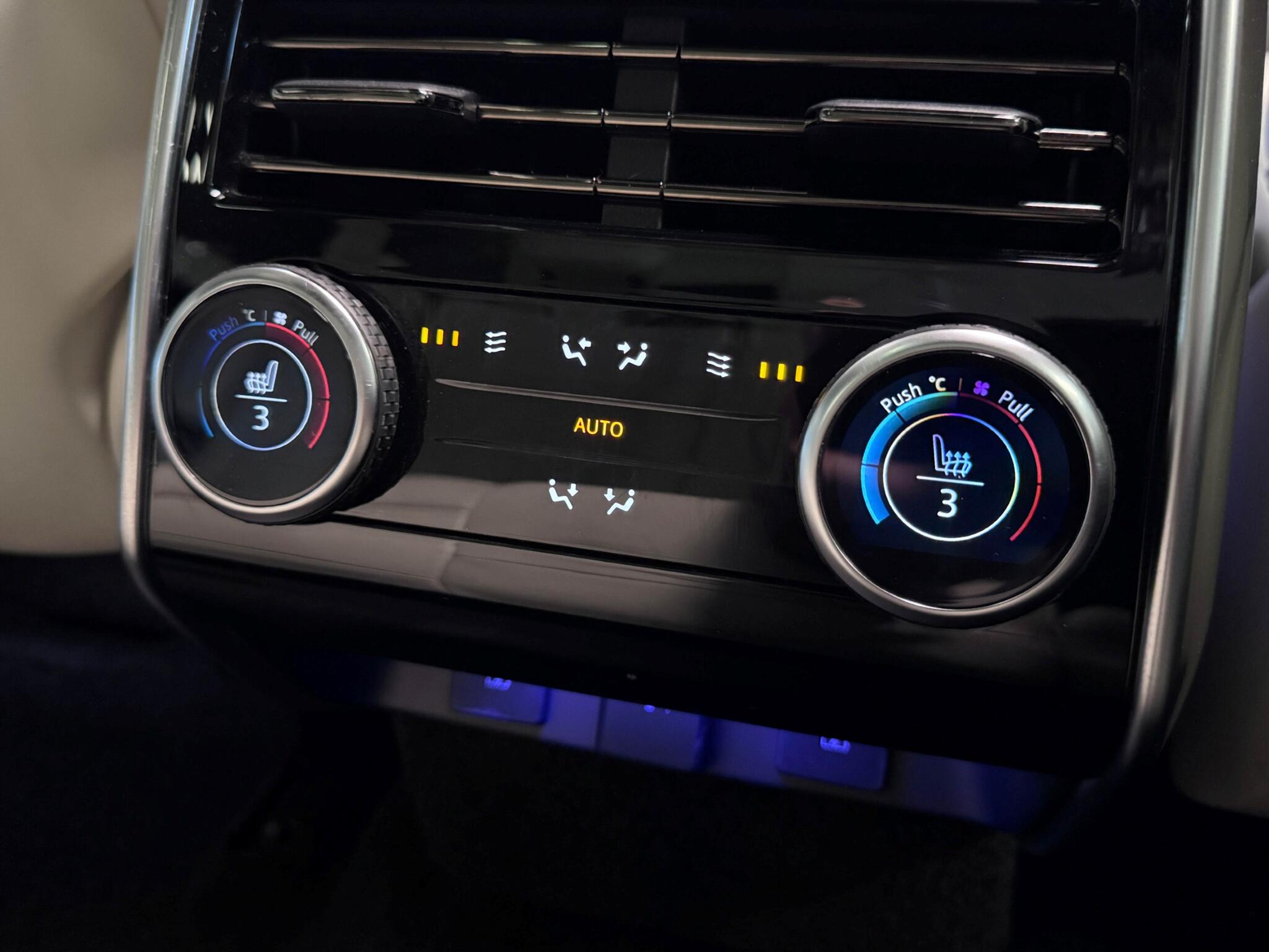Land Rover Range Rover view 22