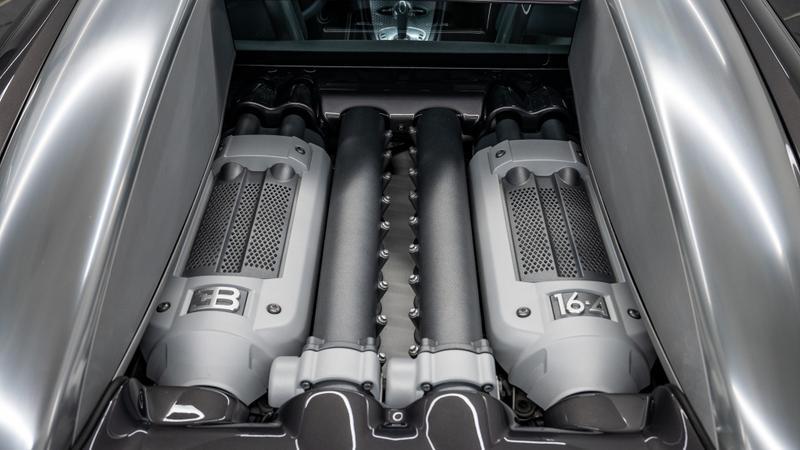 Bugatti Veyron view 23