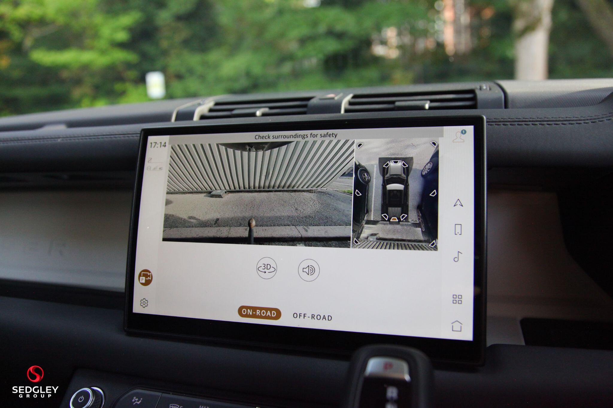 Land Rover Defender view 36