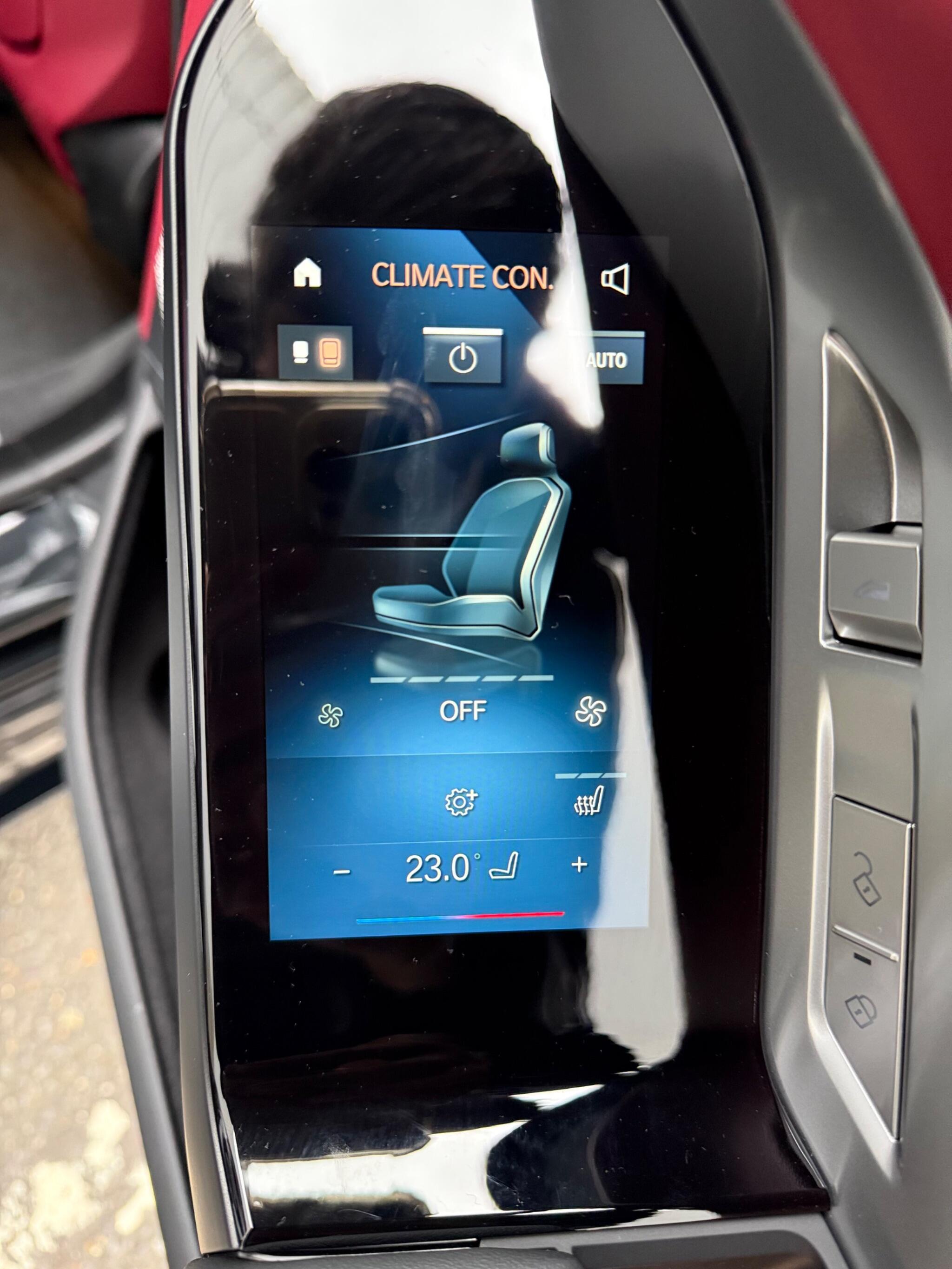 BMW 7 Series view 25