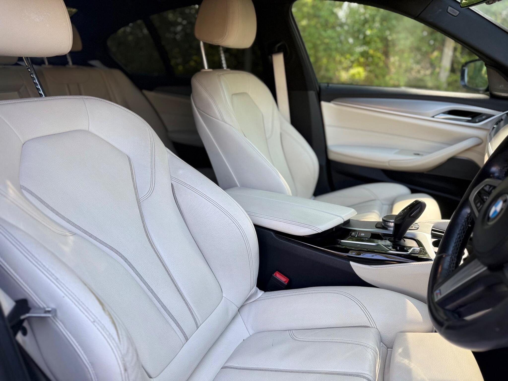 BMW 5 Series view 13