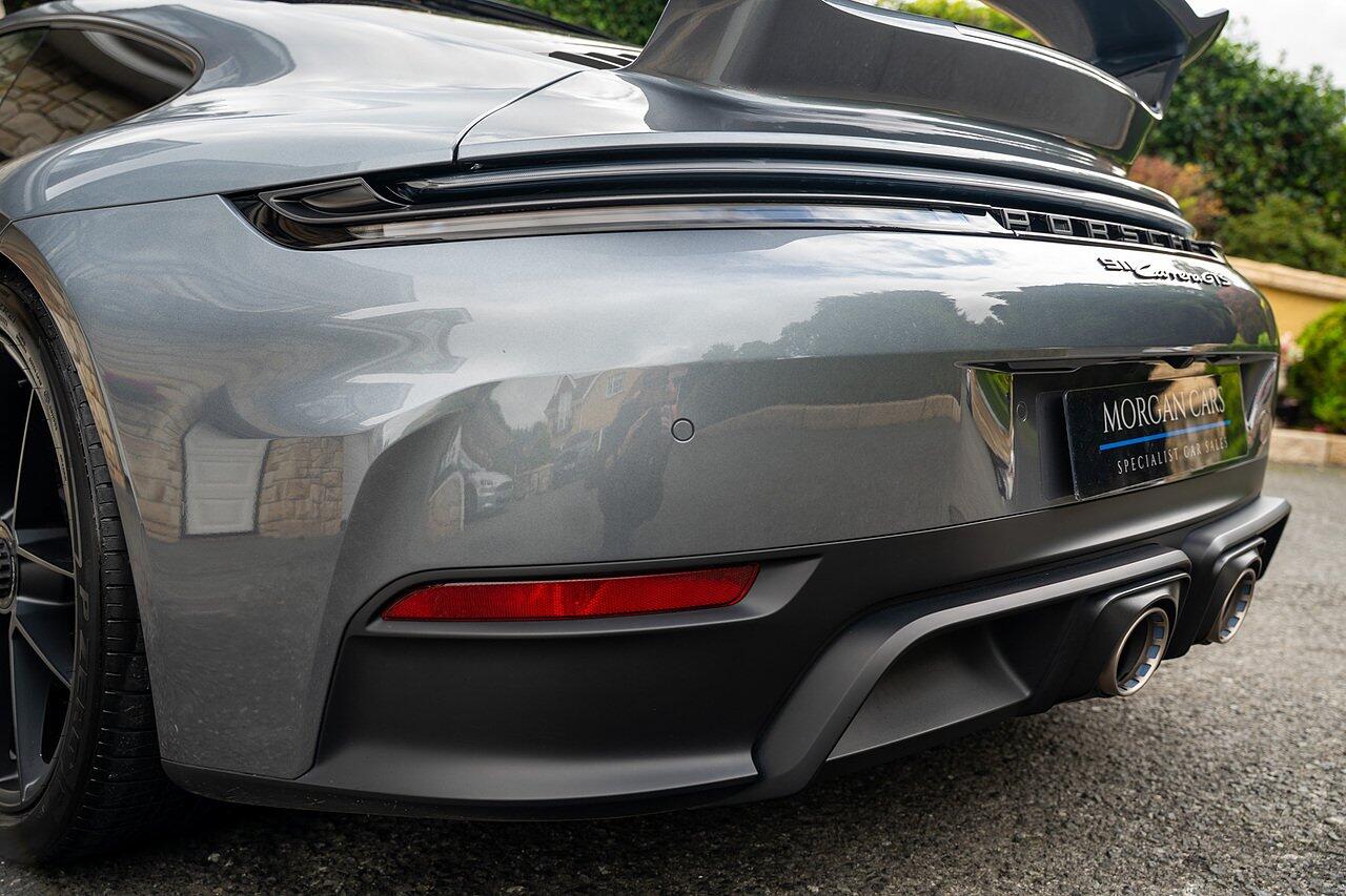 Porsche 911 view 15