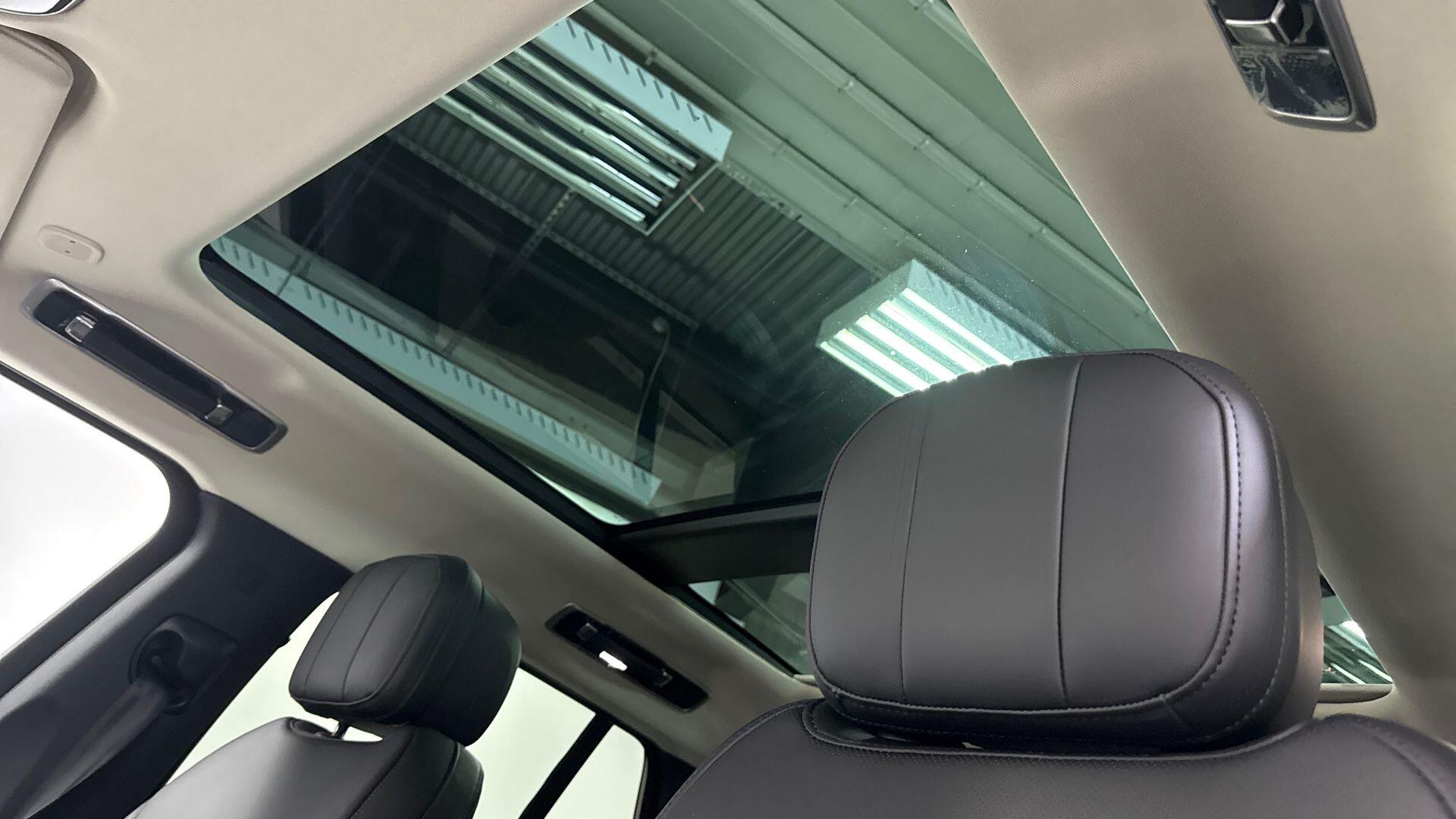 Land Rover Range Rover view 21