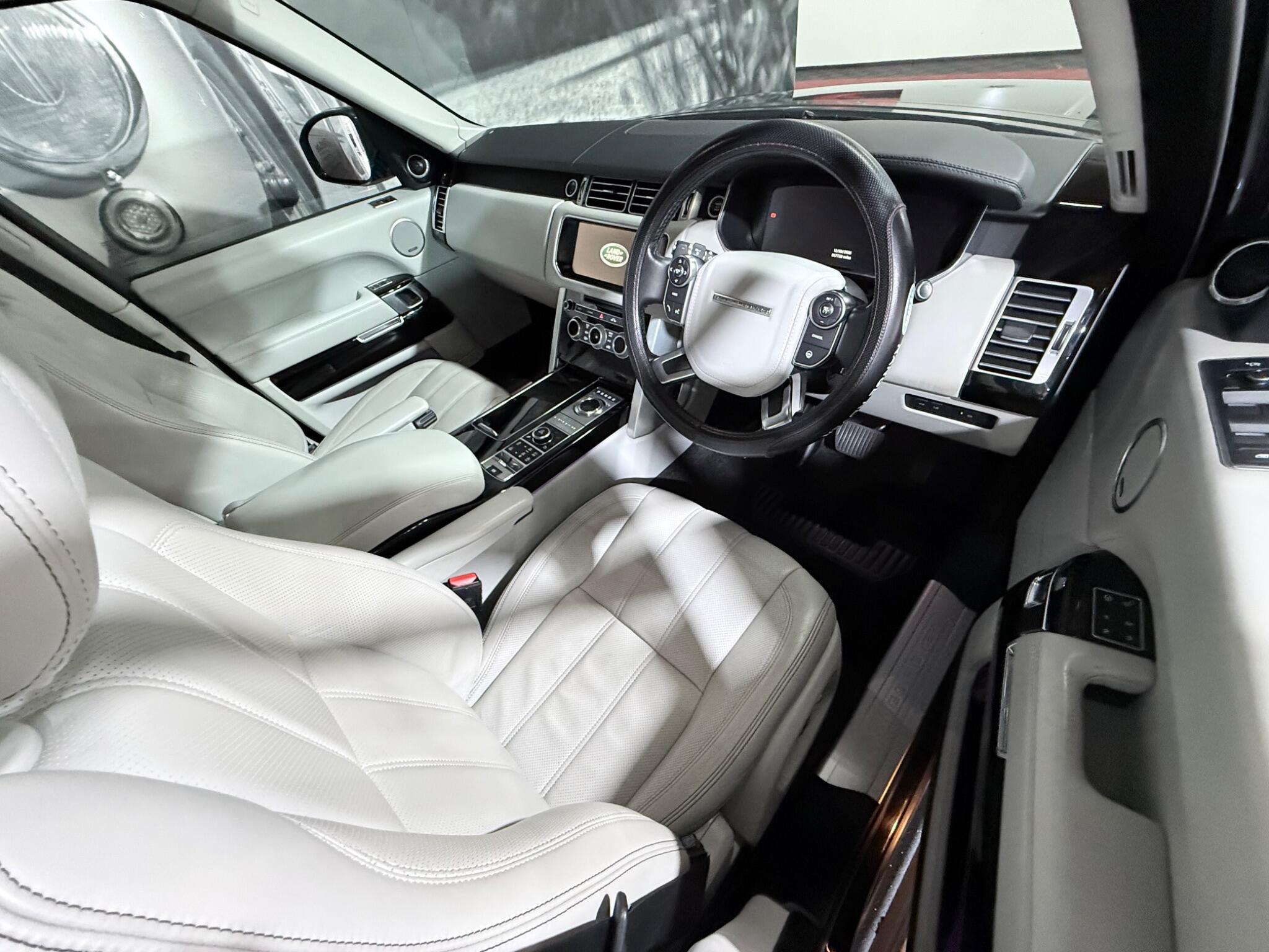 Land Rover Range Rover view 13