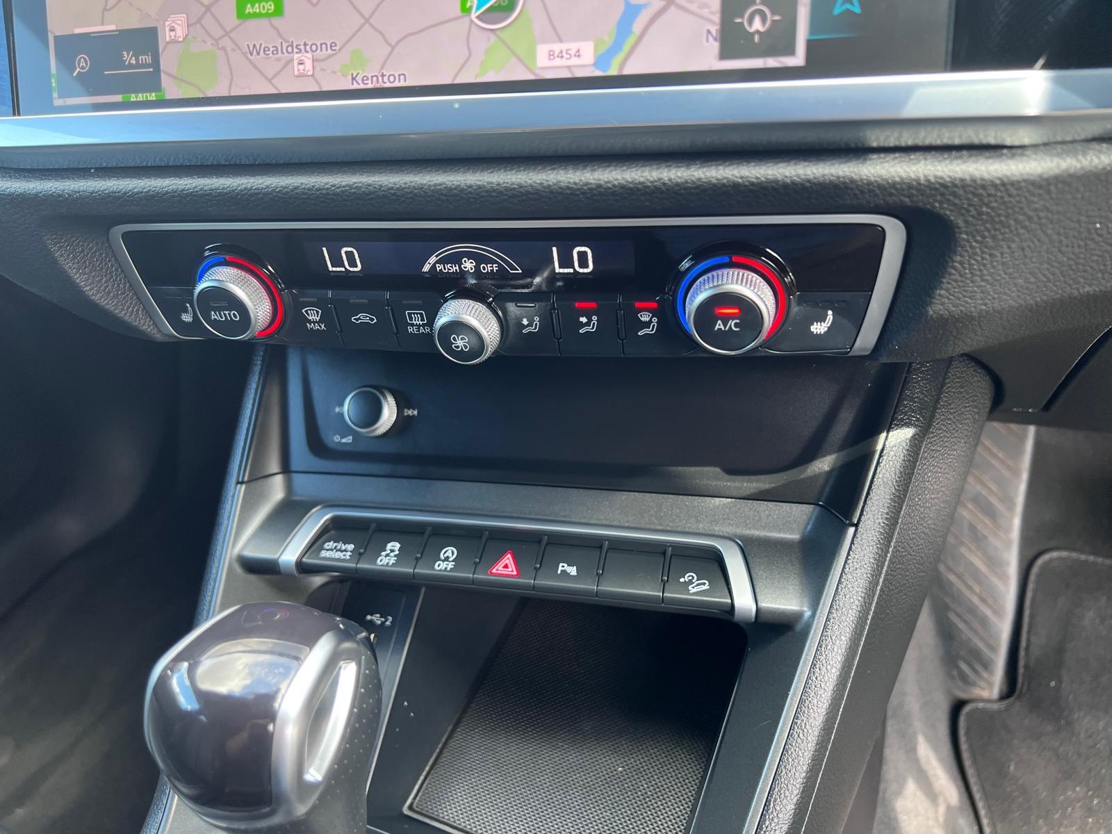 Audi Q3 view 25