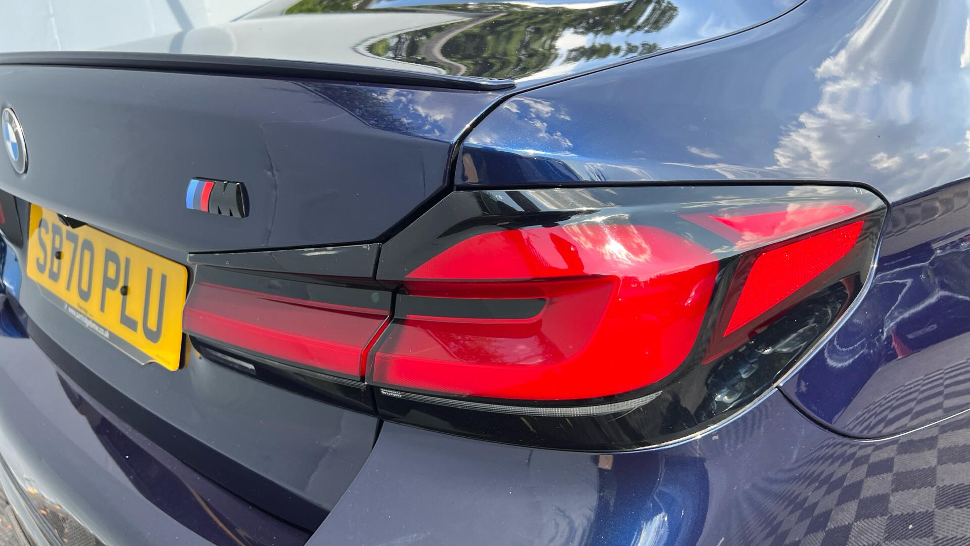 BMW 5 Series view 22