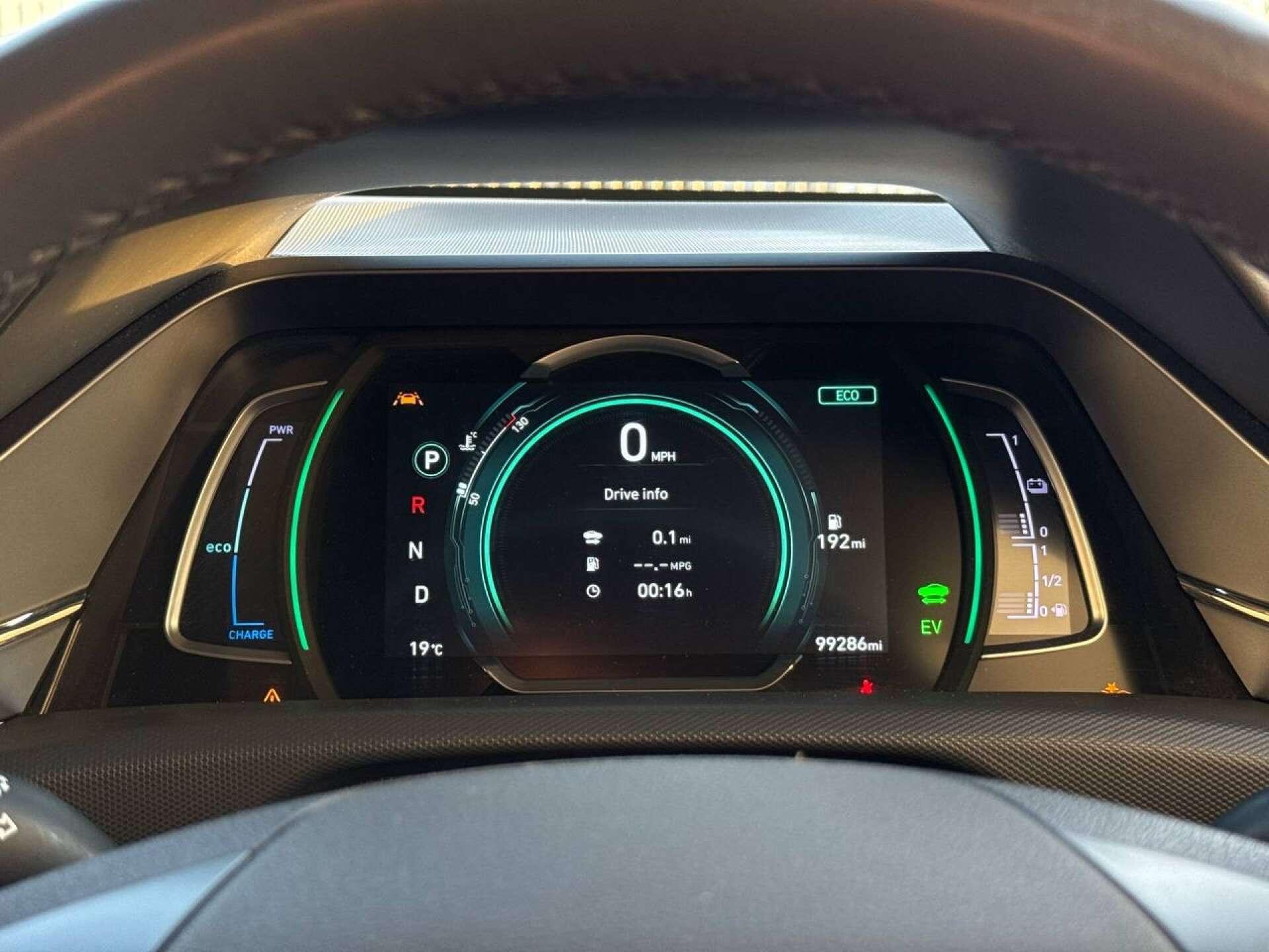 Hyundai Ioniq view 51