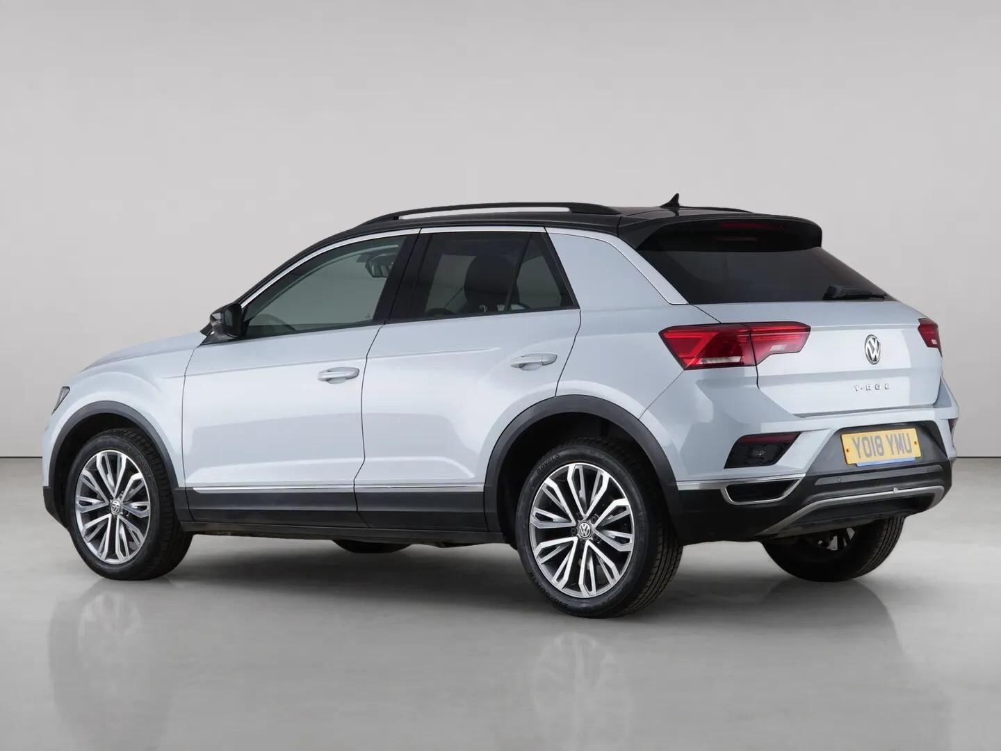 Volkswagen T-Roc view 8