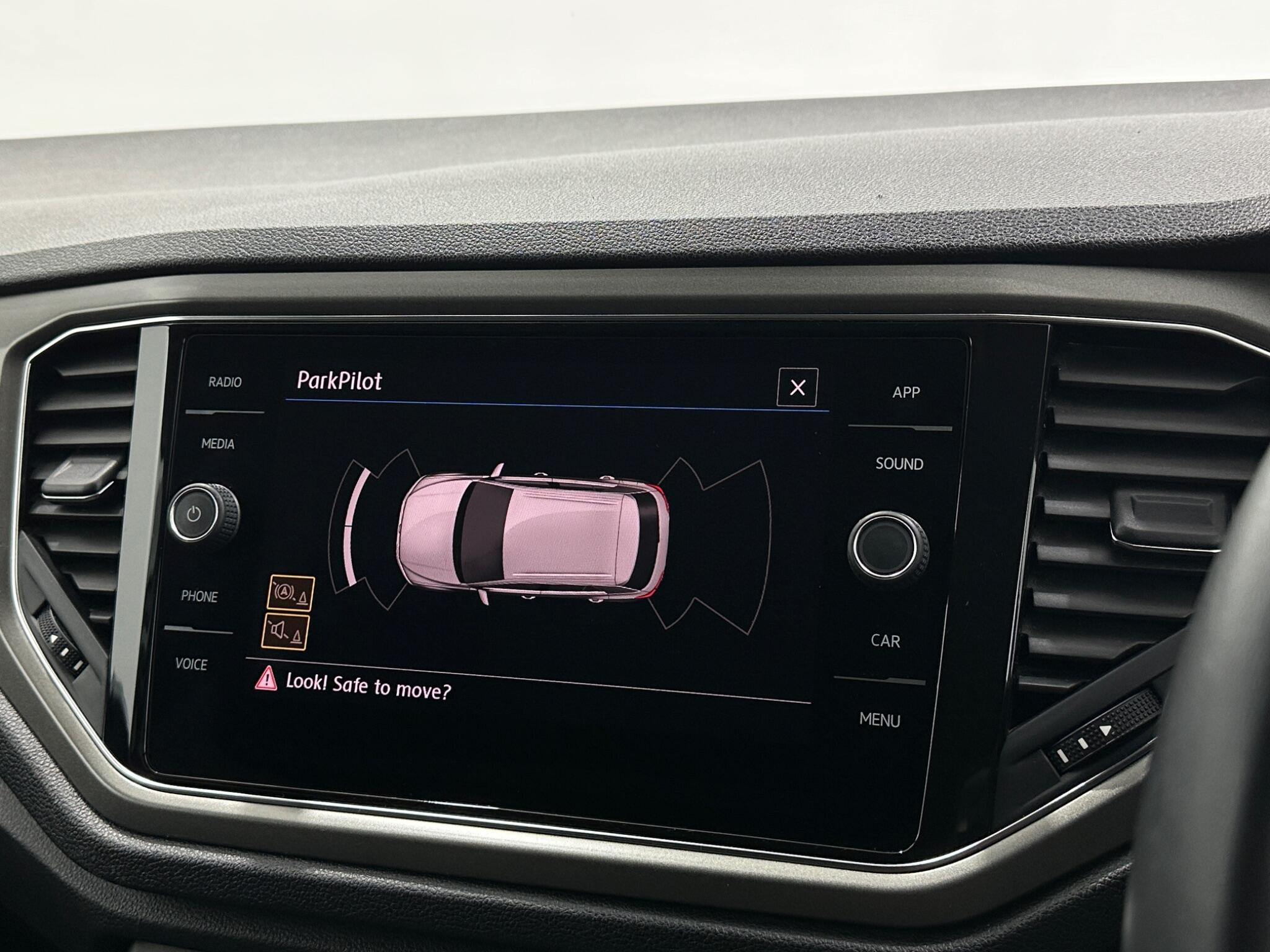 Volkswagen T-Roc view 22