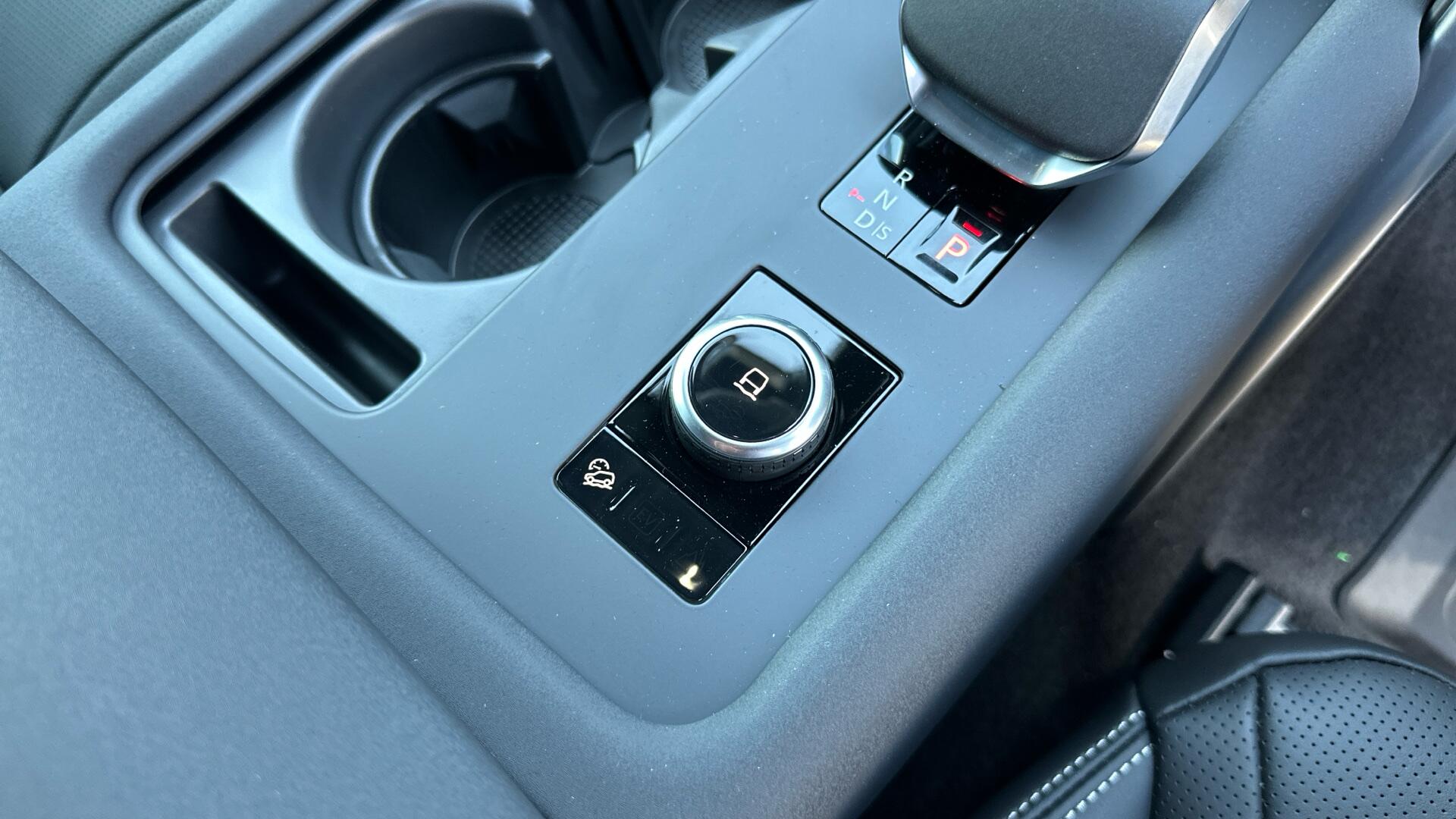 Land Rover Discovery view 41