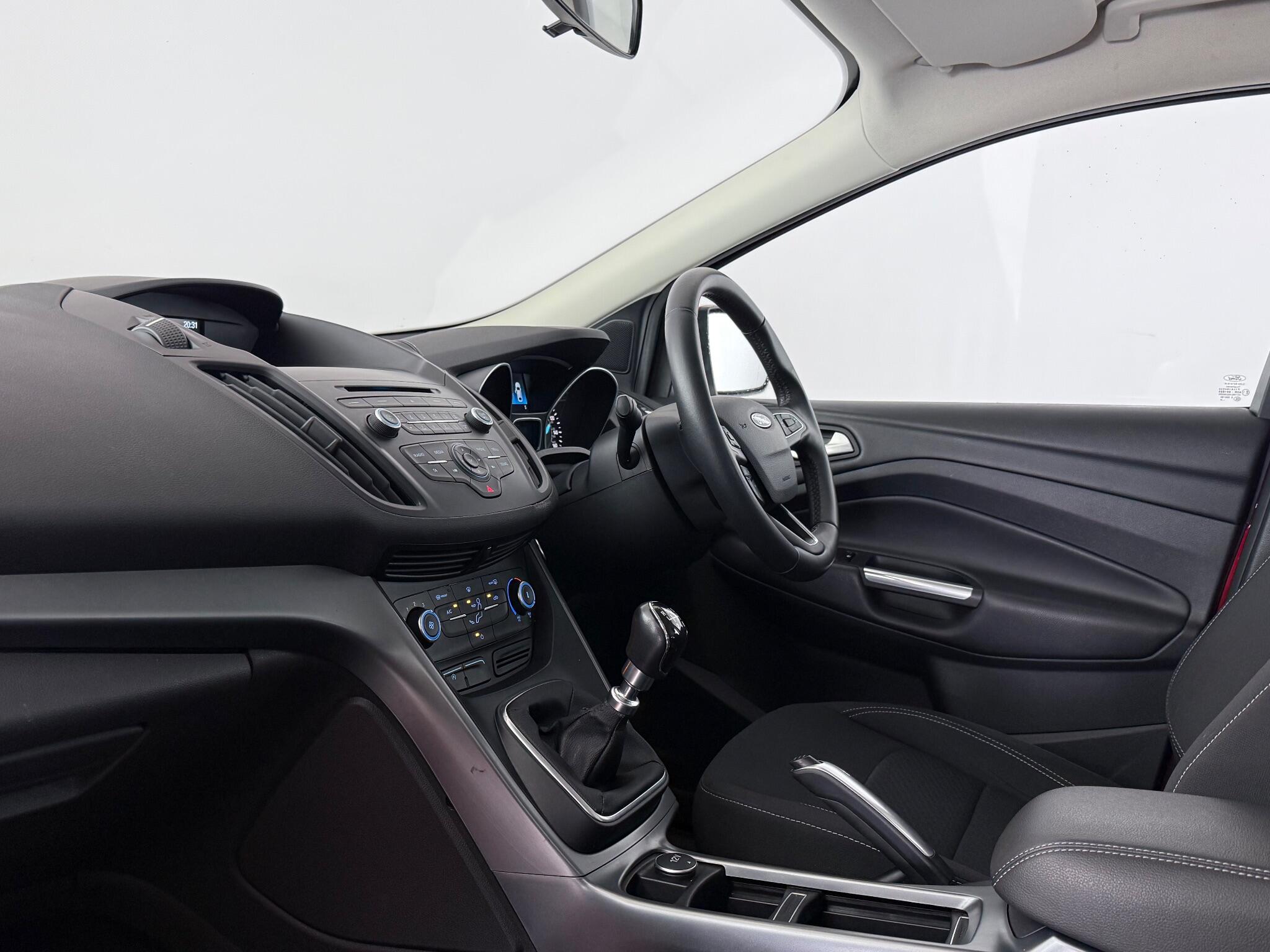 Ford Kuga view 4