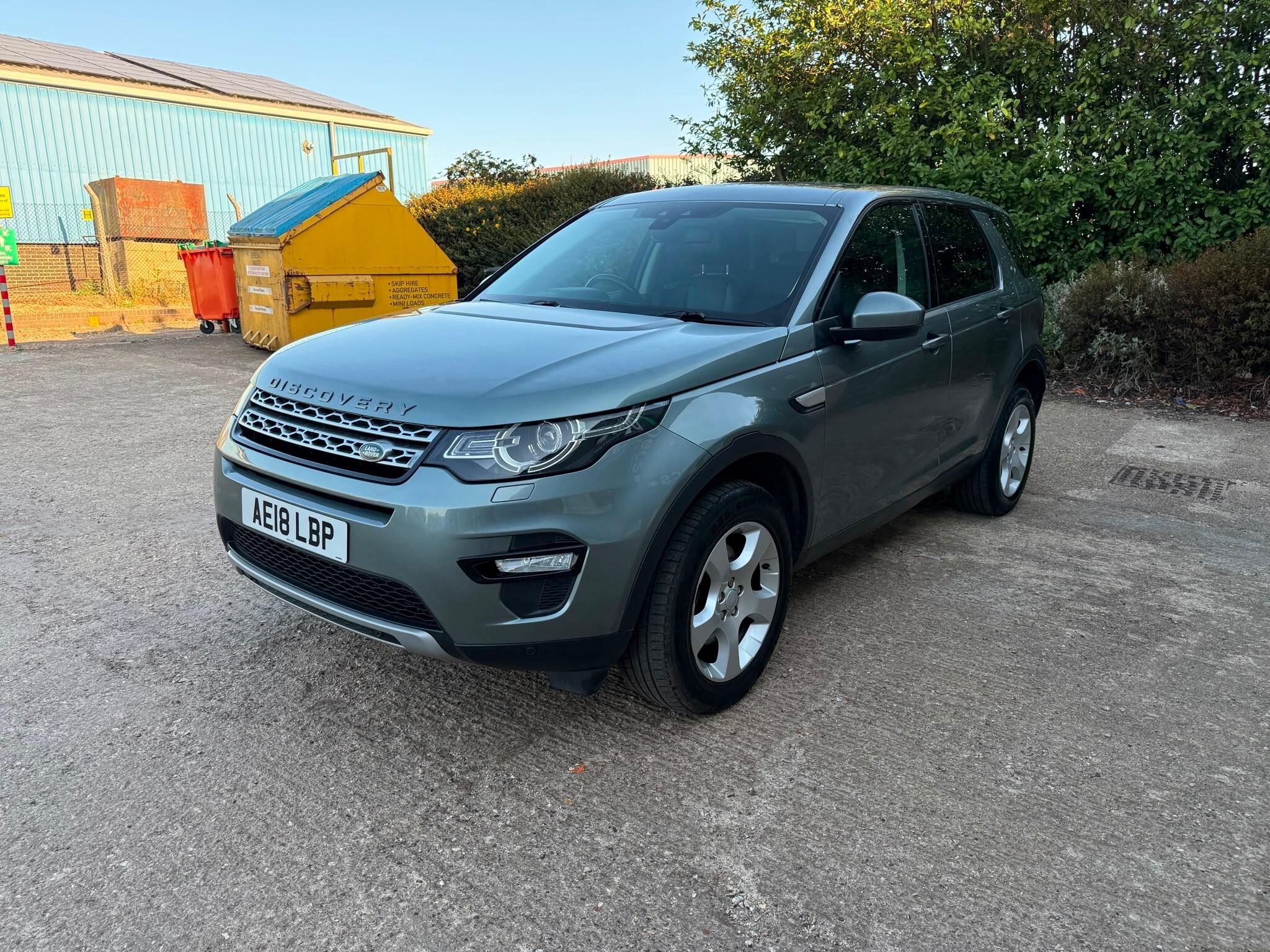Land Rover Discovery Sport view 4