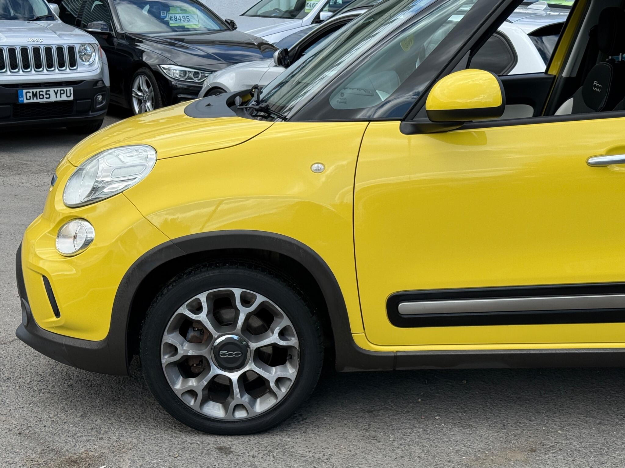 Fiat 500L - Image 11