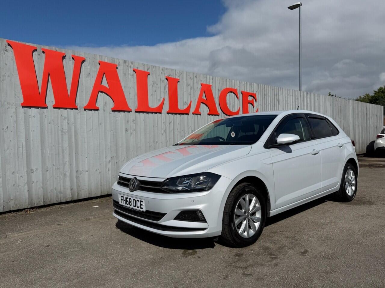 Volkswagen Polo view 9